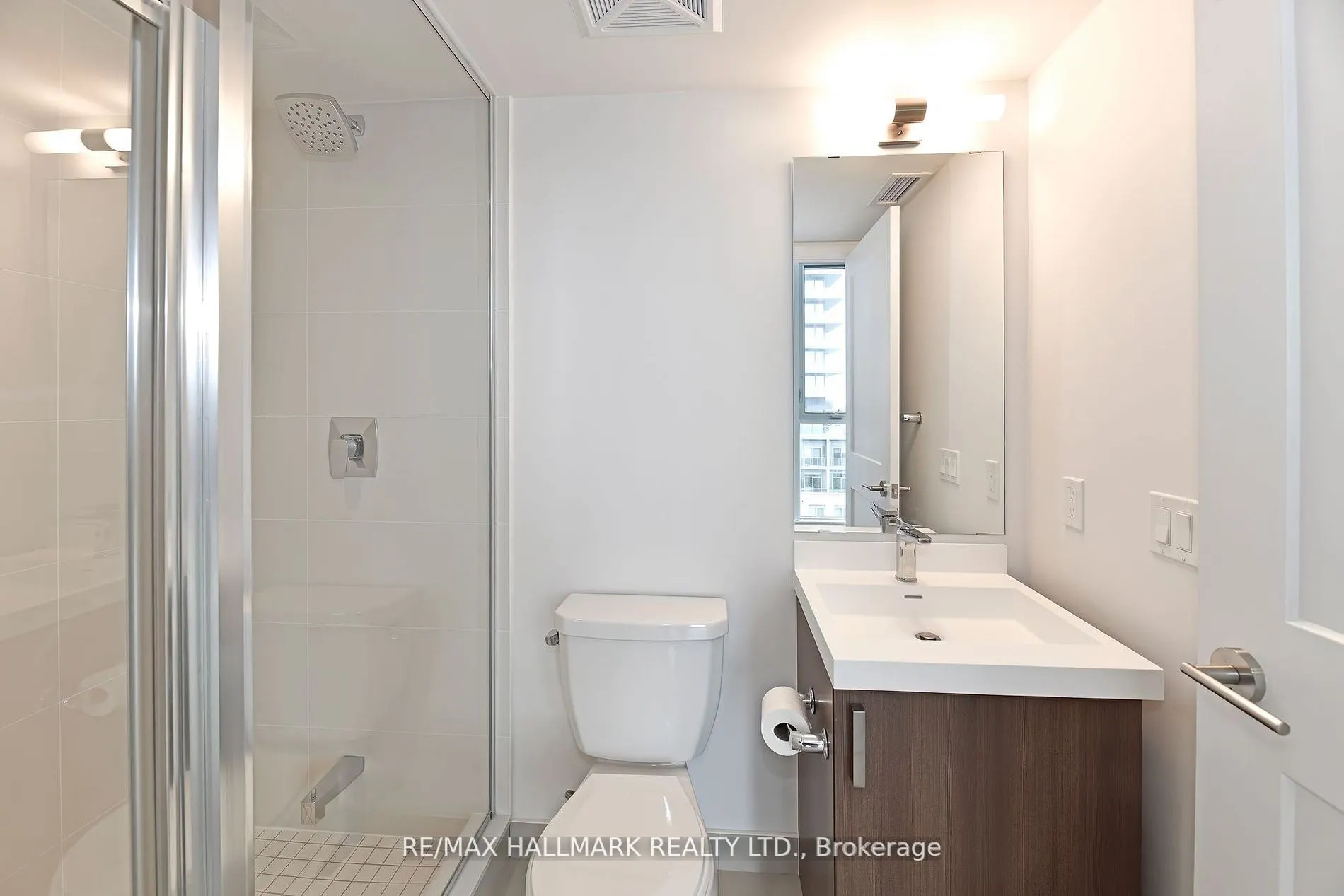 7895 Jane Street, #906
