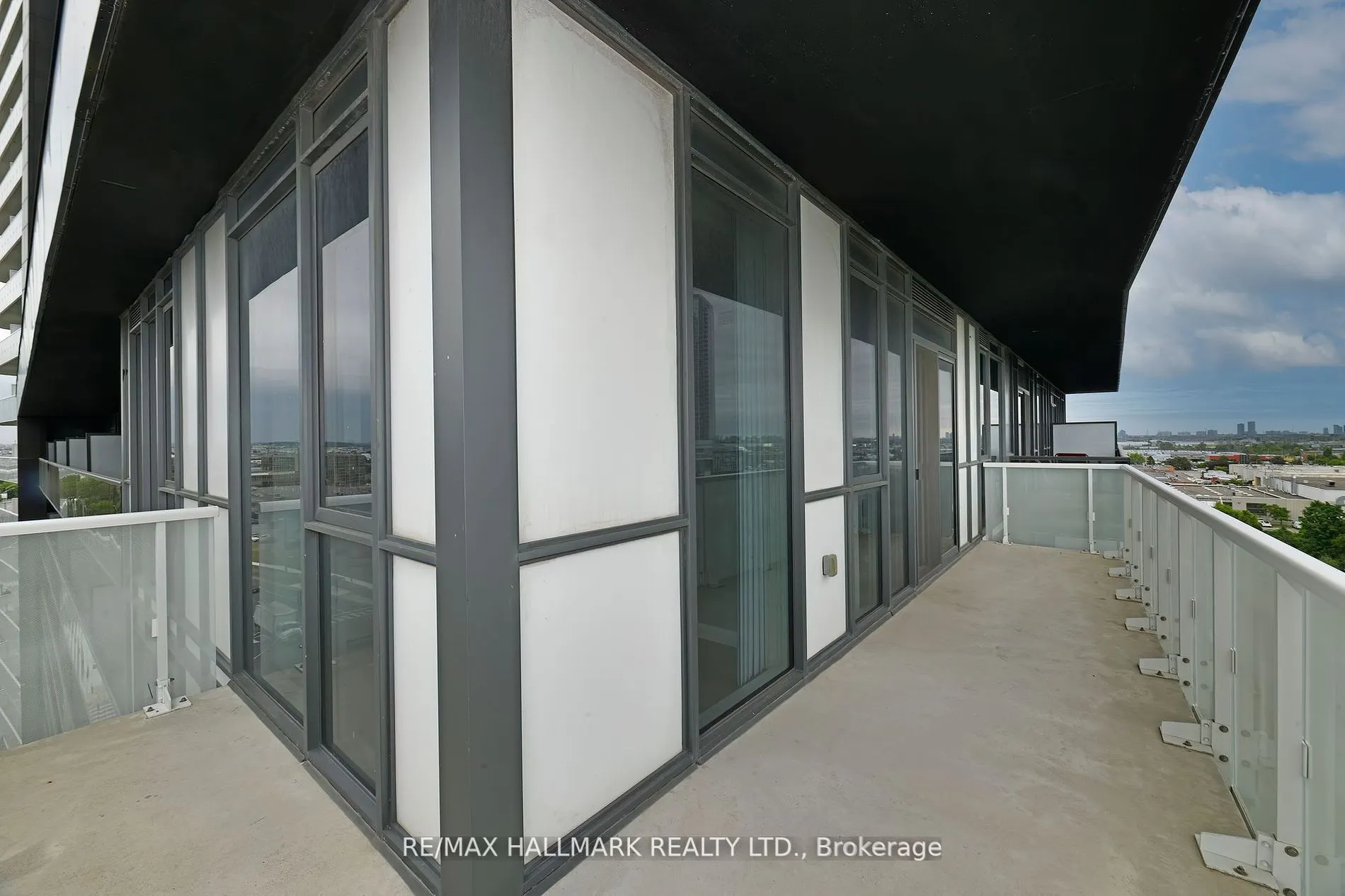 7895 Jane Street, #906