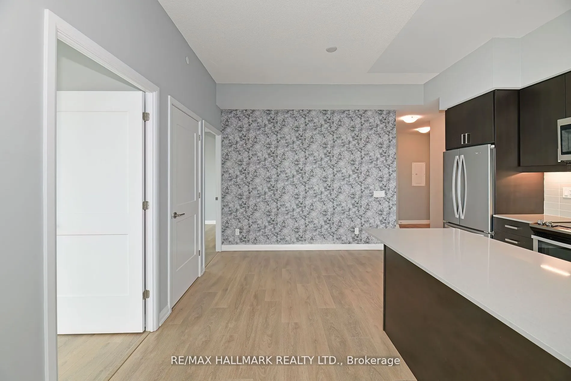 7895 Jane Street, #906