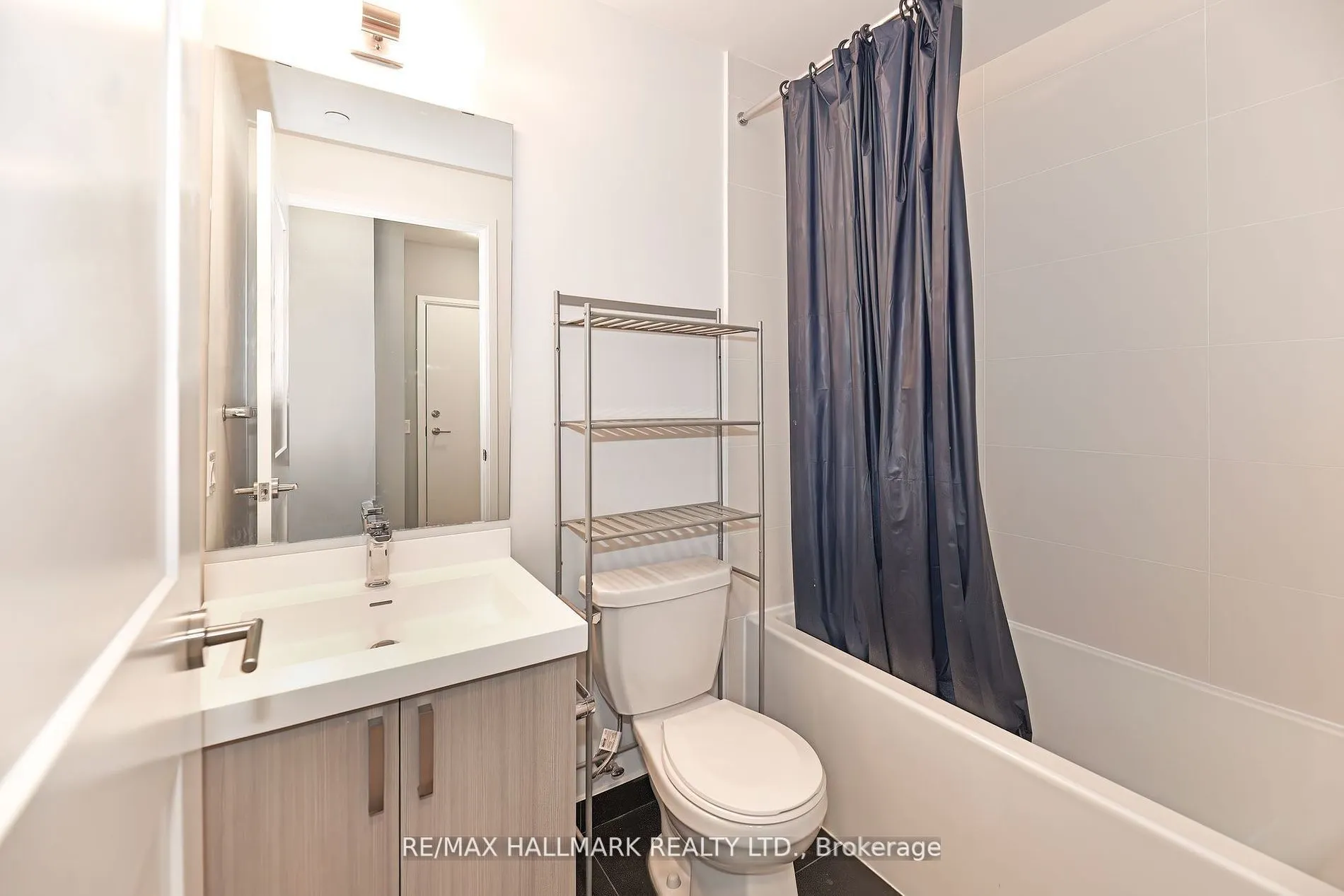 7895 Jane Street, #906