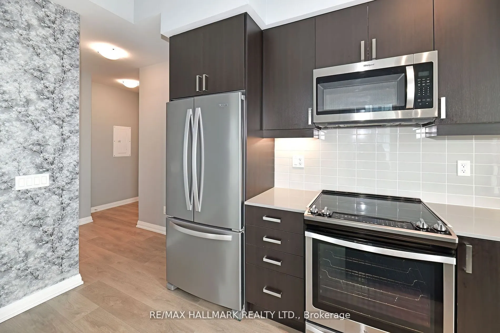 7895 Jane Street, #906