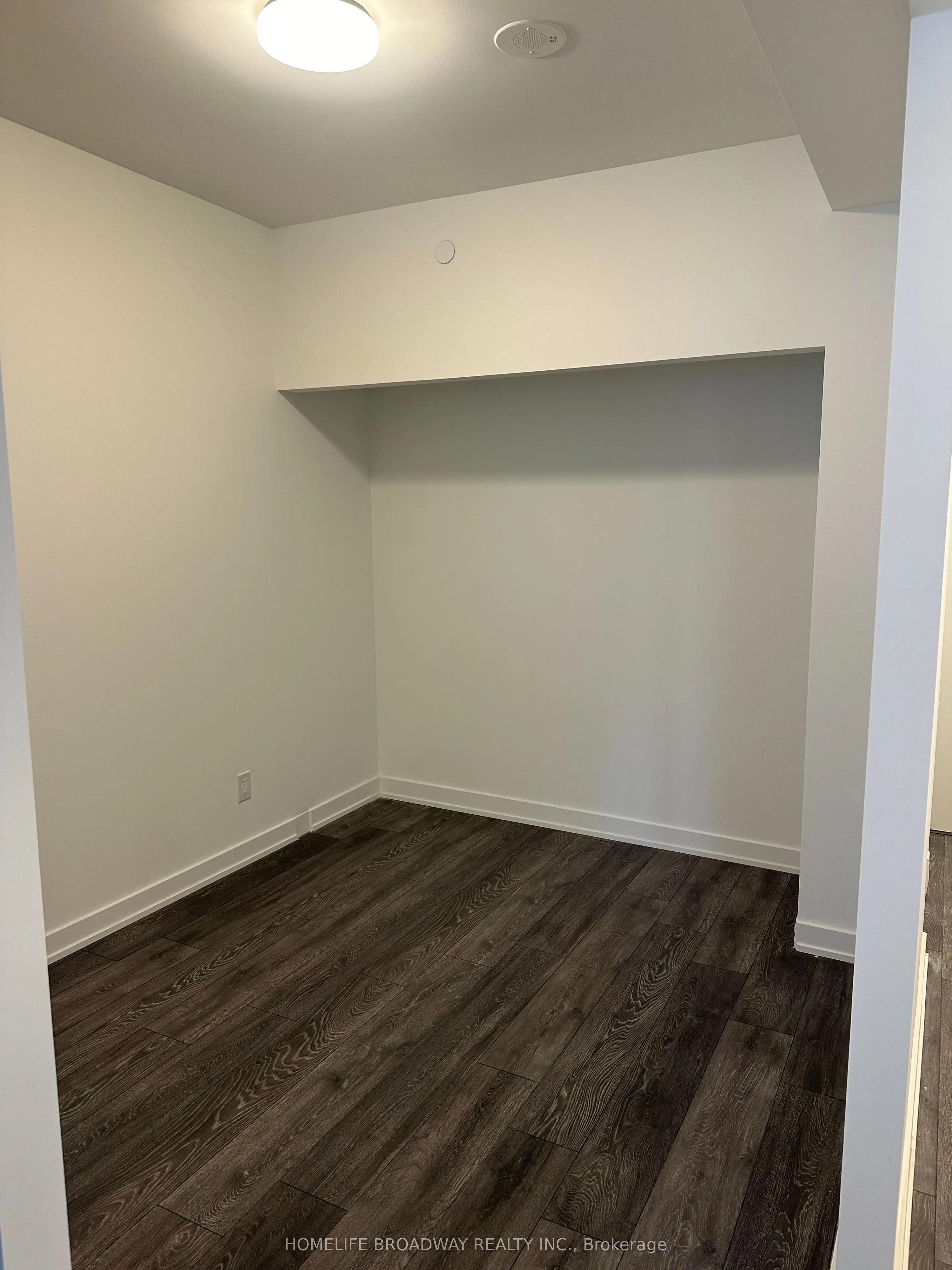 8888 Yonge Street, #407