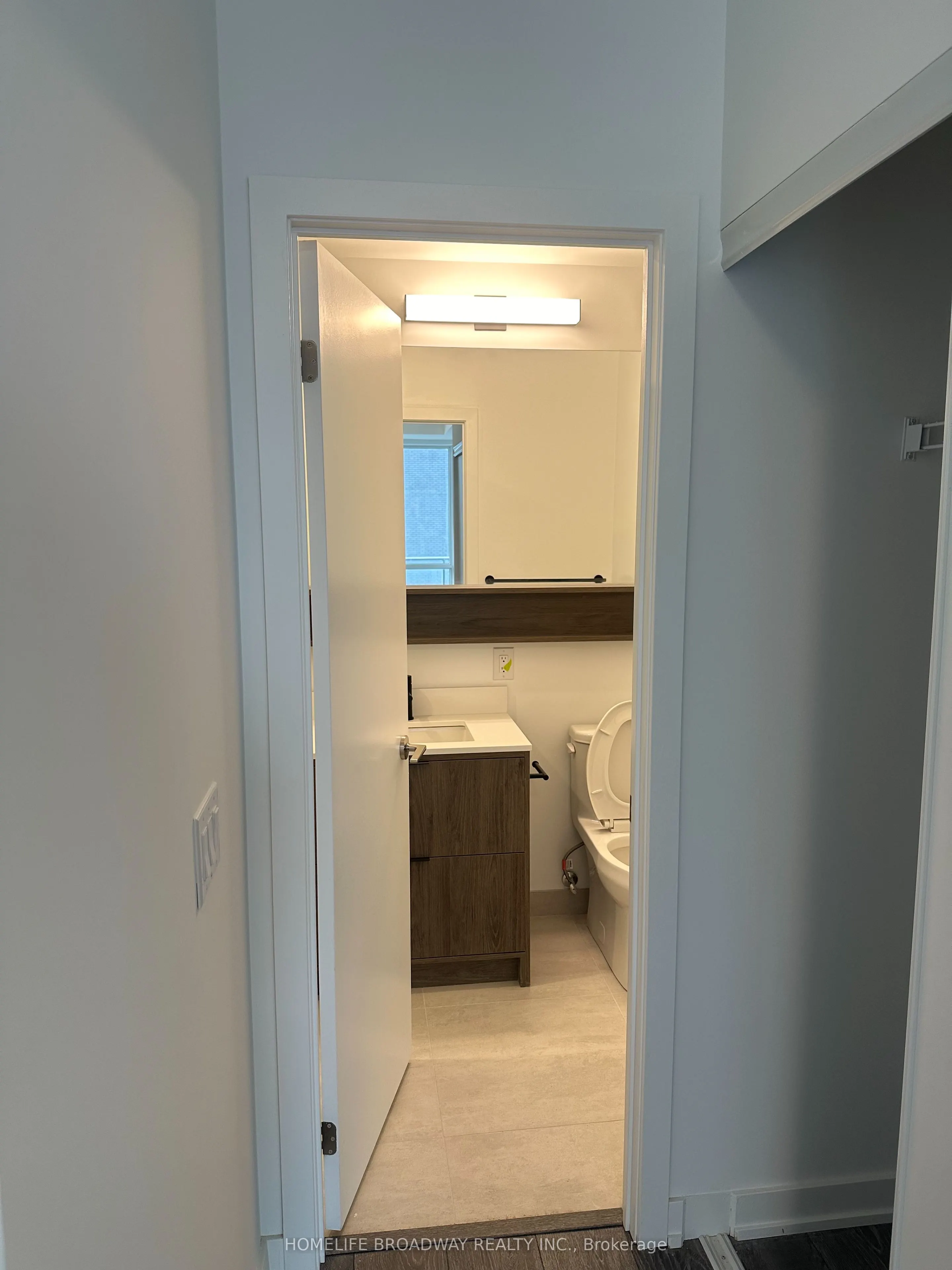 8888 Yonge Street, #407