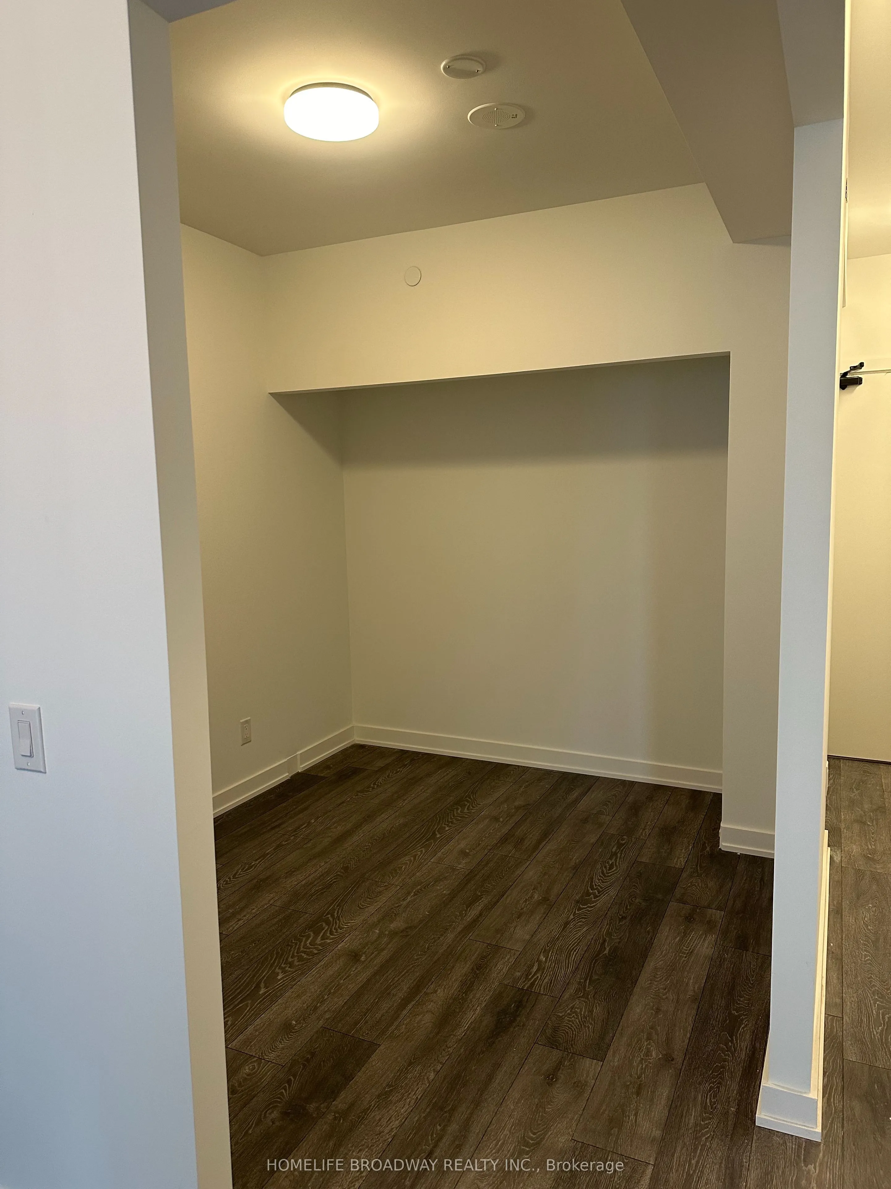 8888 Yonge Street, #407