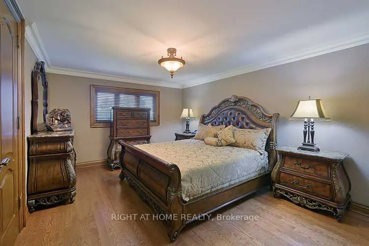 166 Royalpark Way