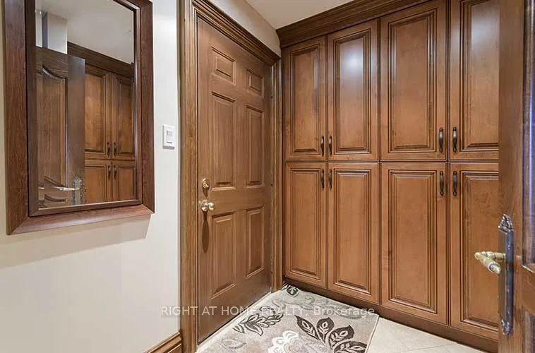166 Royalpark Way