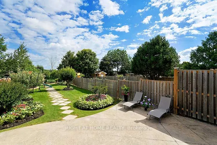 166 Royalpark Way