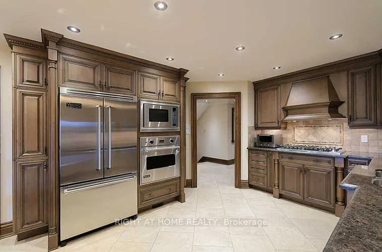 166 Royalpark Way