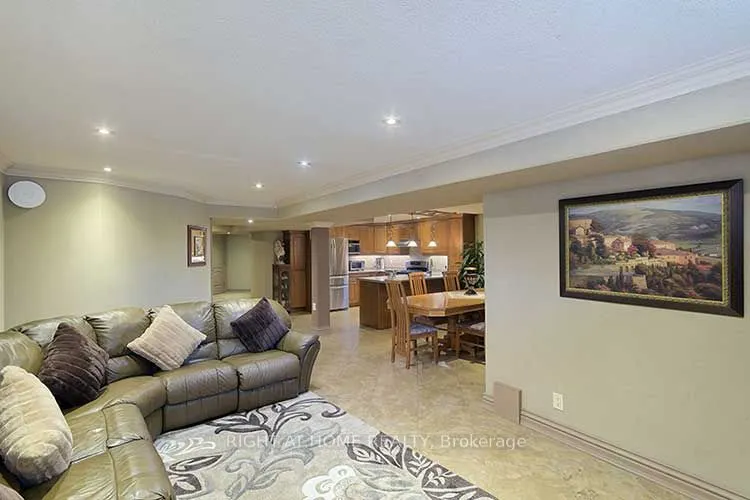166 Royalpark Way