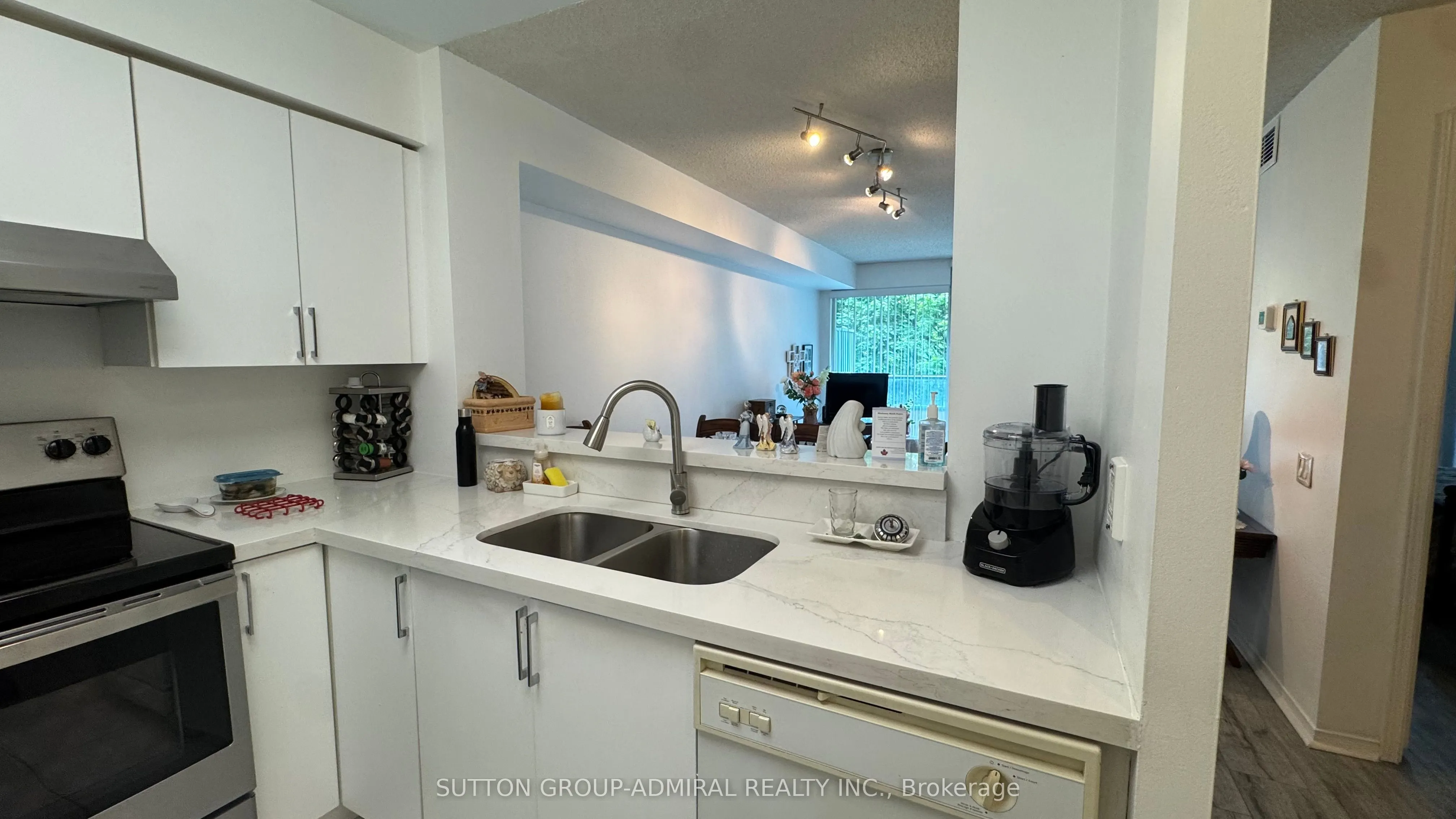 1 Emerald Lane, #205