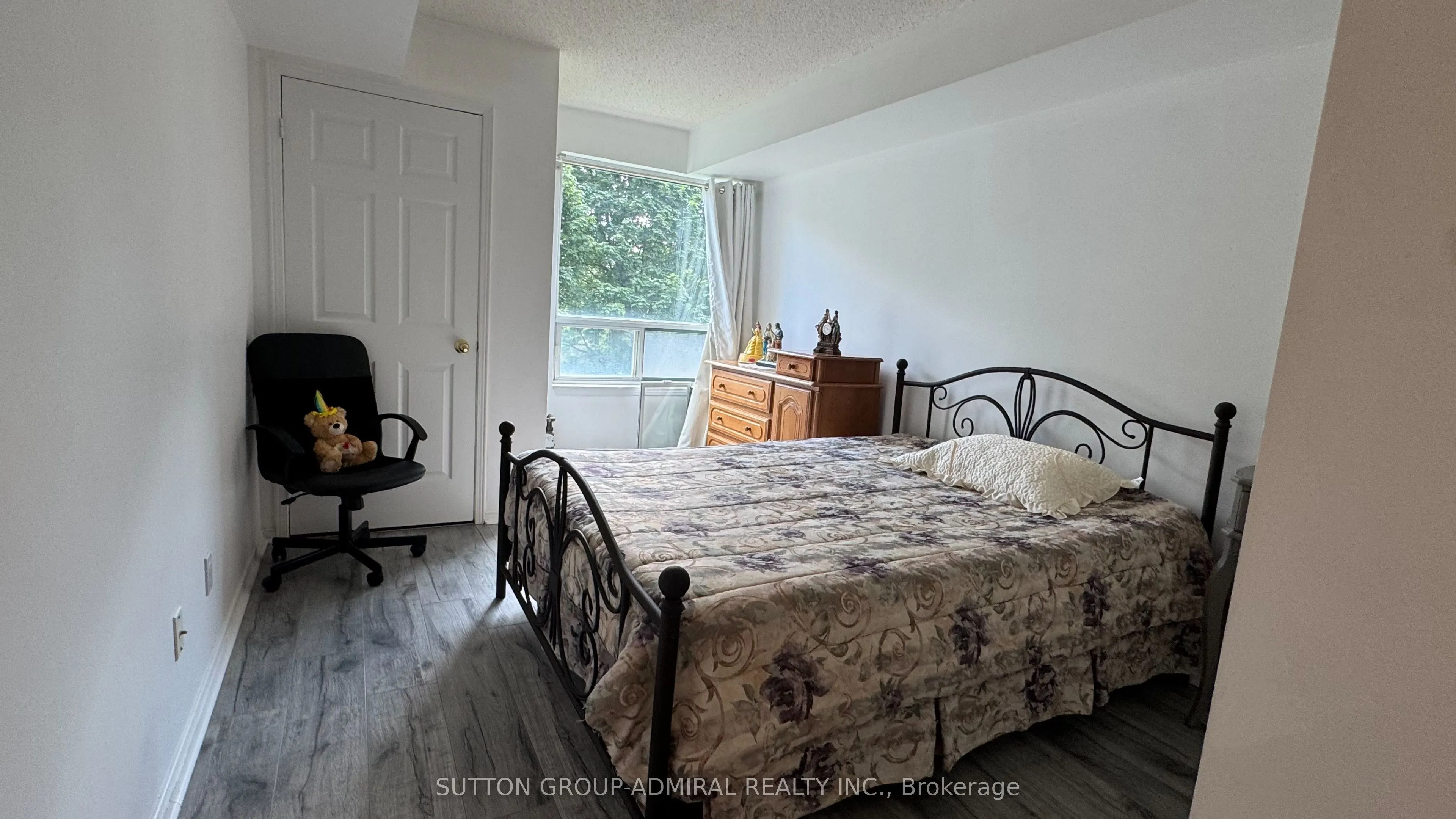 1 Emerald Lane, #205