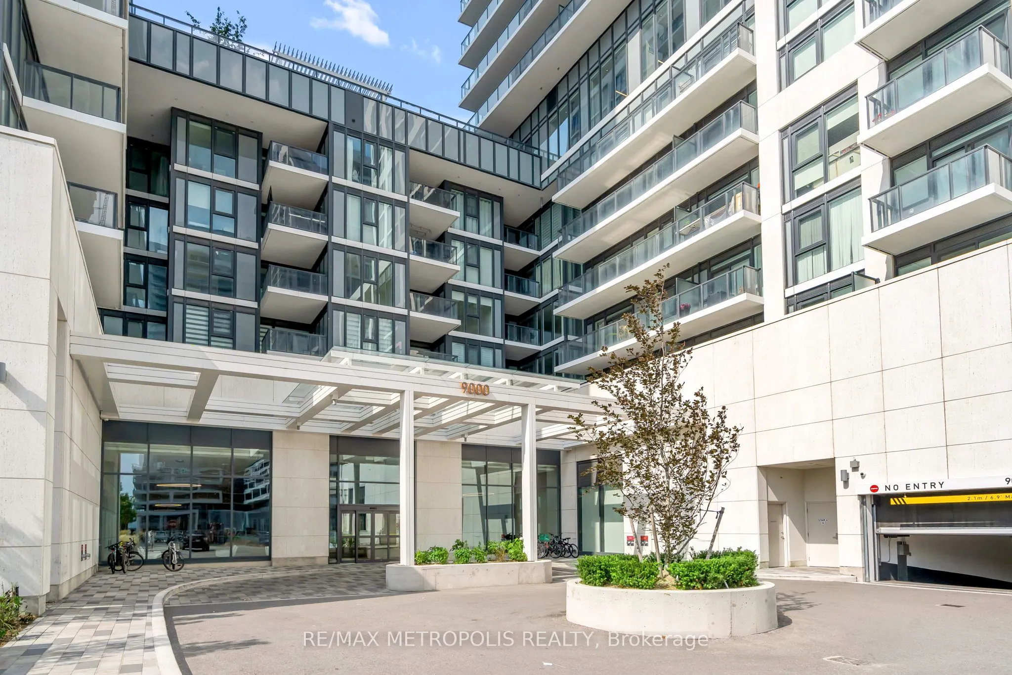 9000 Jane Street, #2516