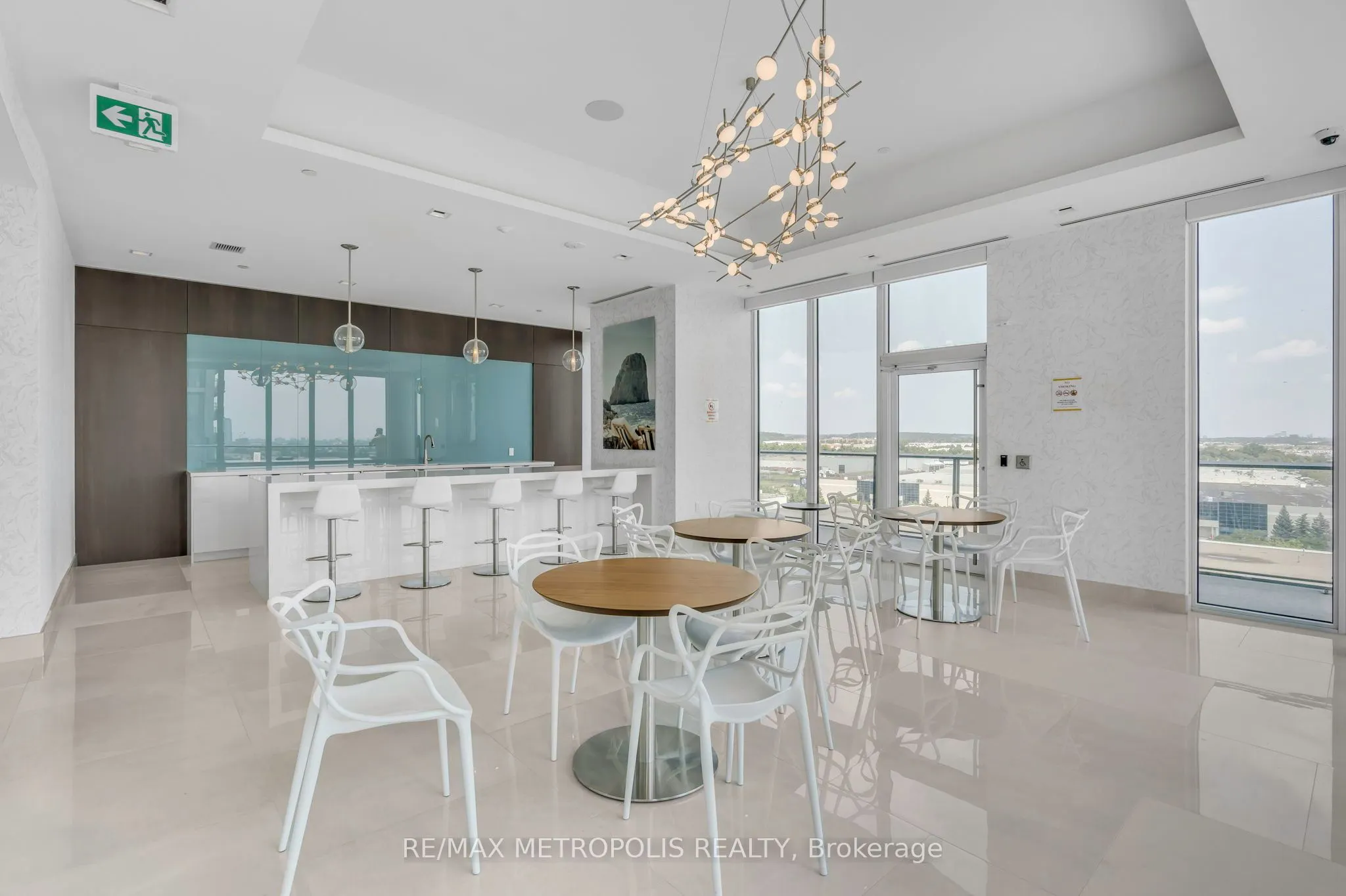9000 Jane Street, #2516
