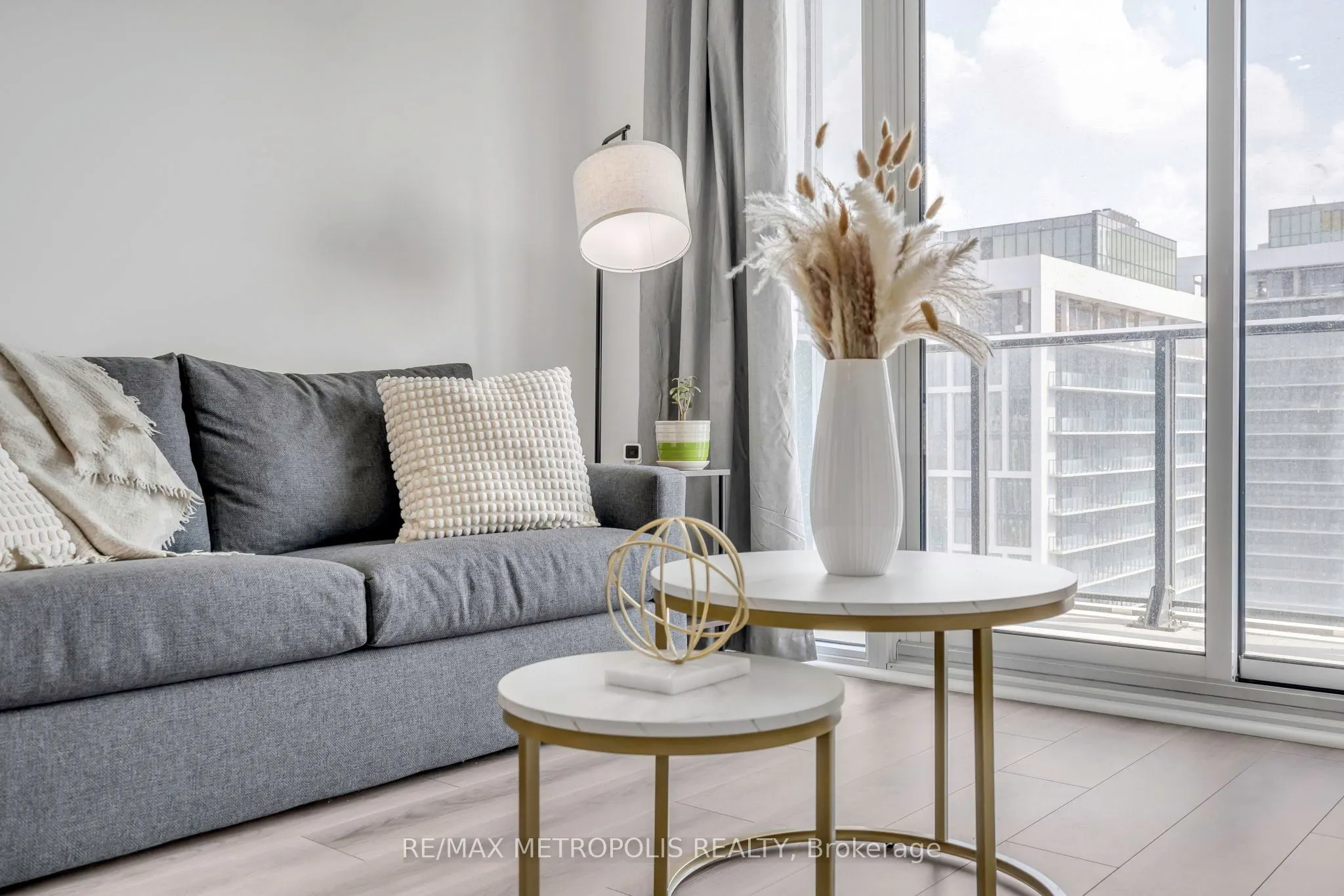9000 Jane Street, #2516