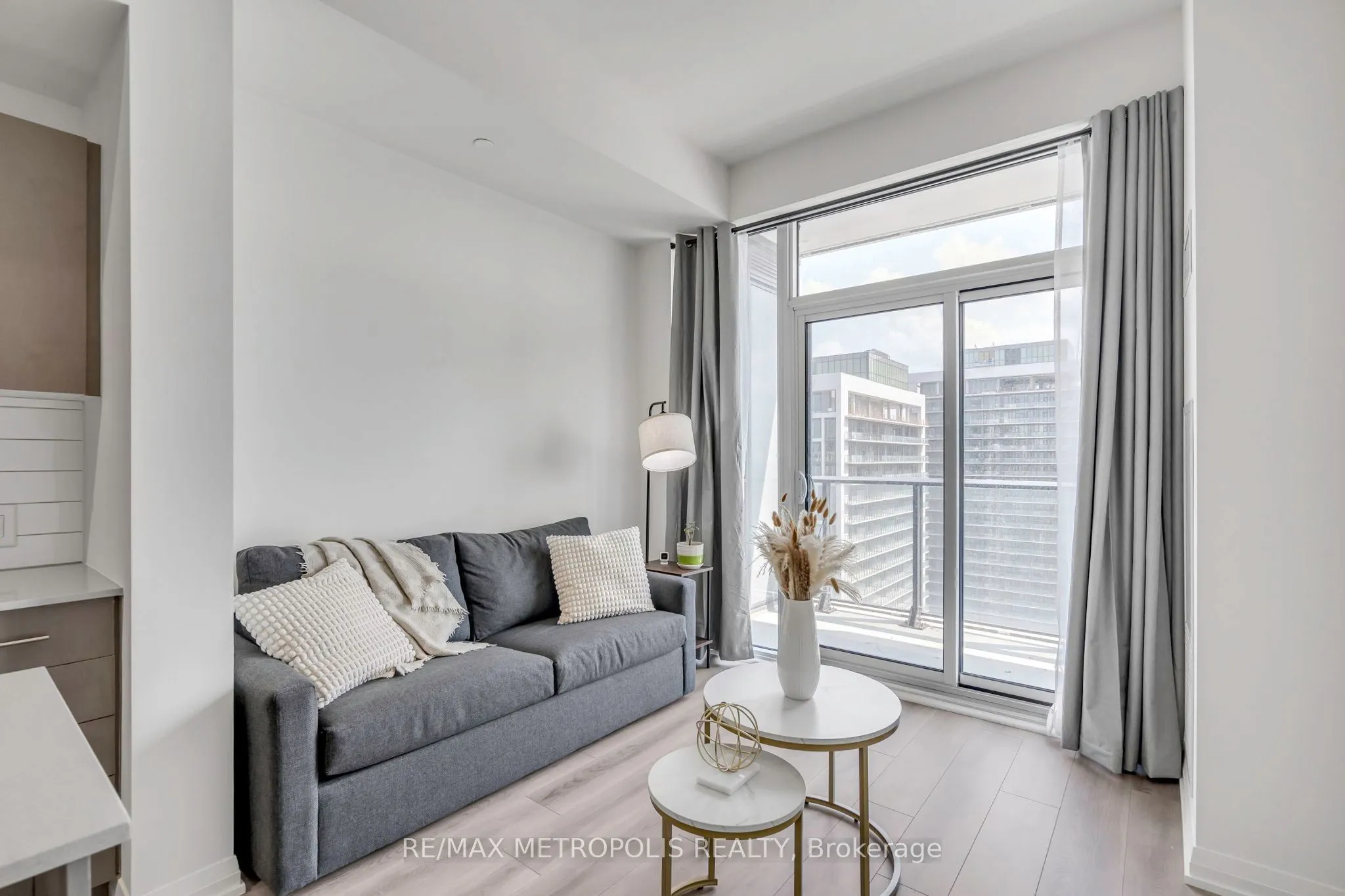 9000 Jane Street, #2516