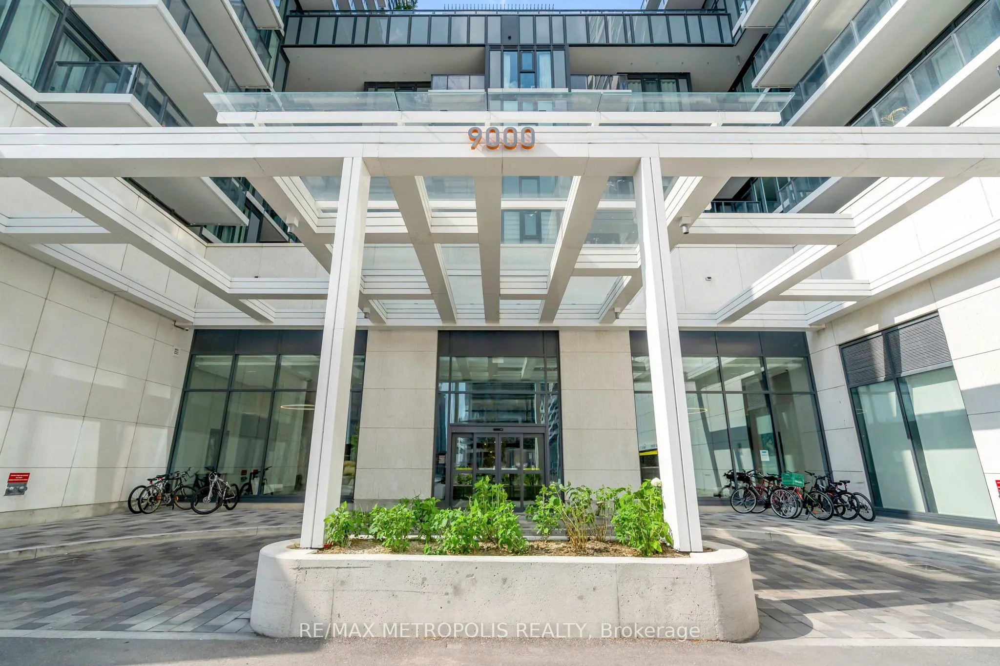 9000 Jane Street, #2516