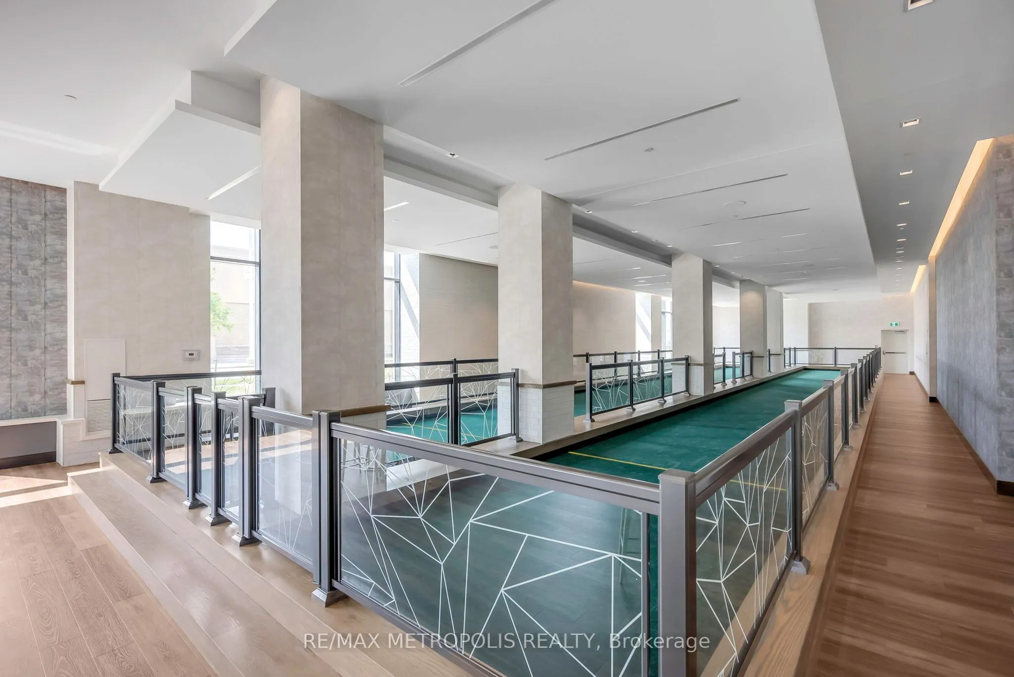 9000 Jane Street, #2516