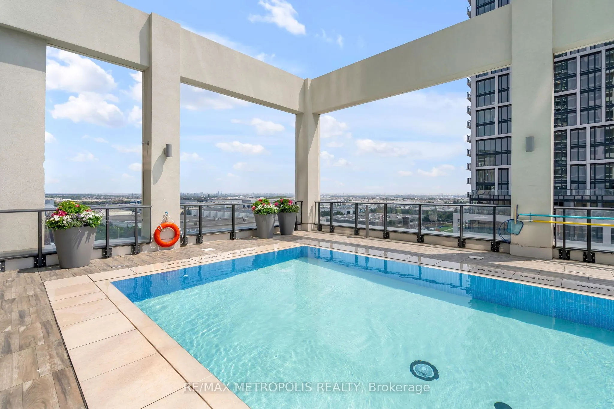 9000 Jane Street, #2516