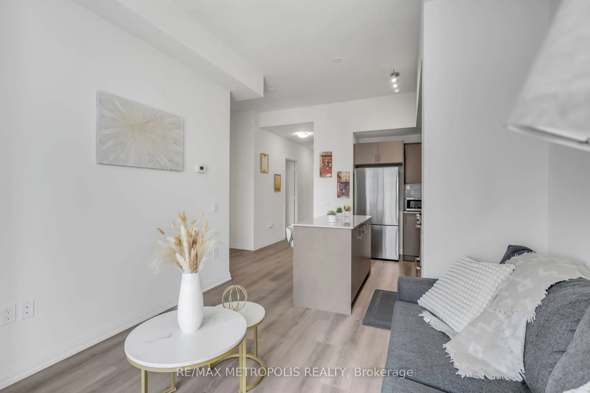 9000 Jane Street, #2516