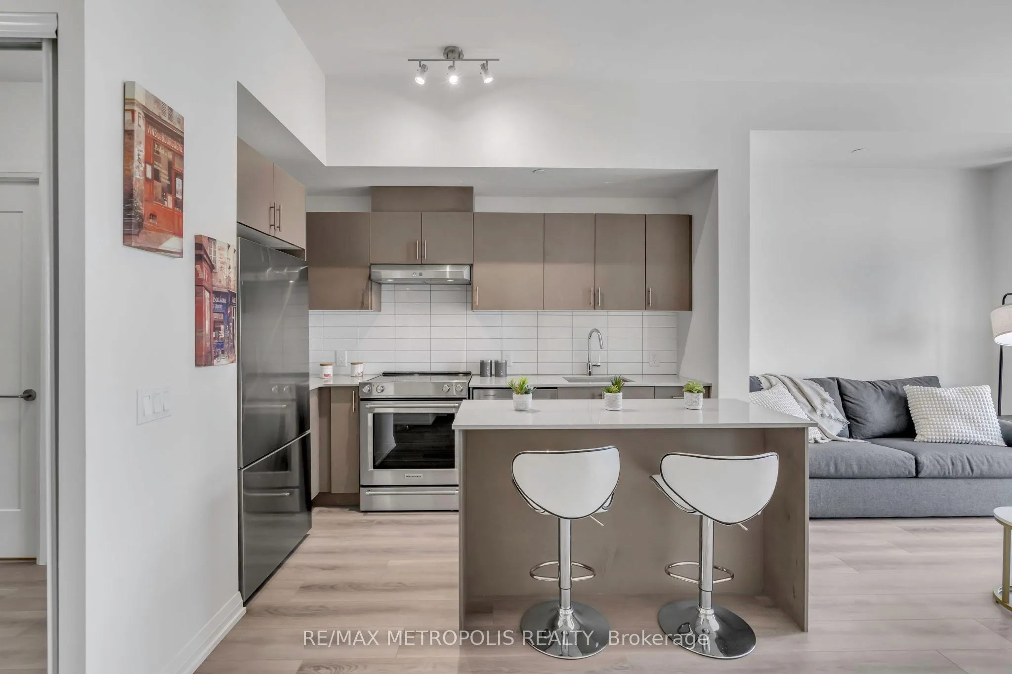 9000 Jane Street, #2516