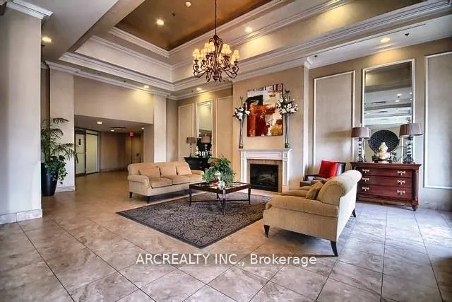 2 Maison Parc Court, #406