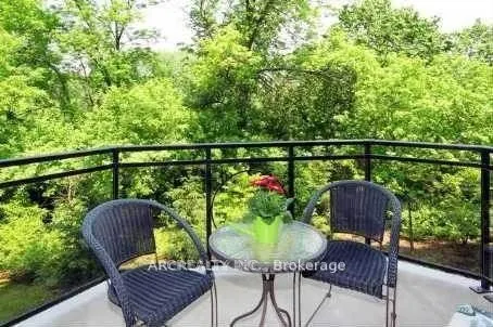 2 Maison Parc Court, #406
