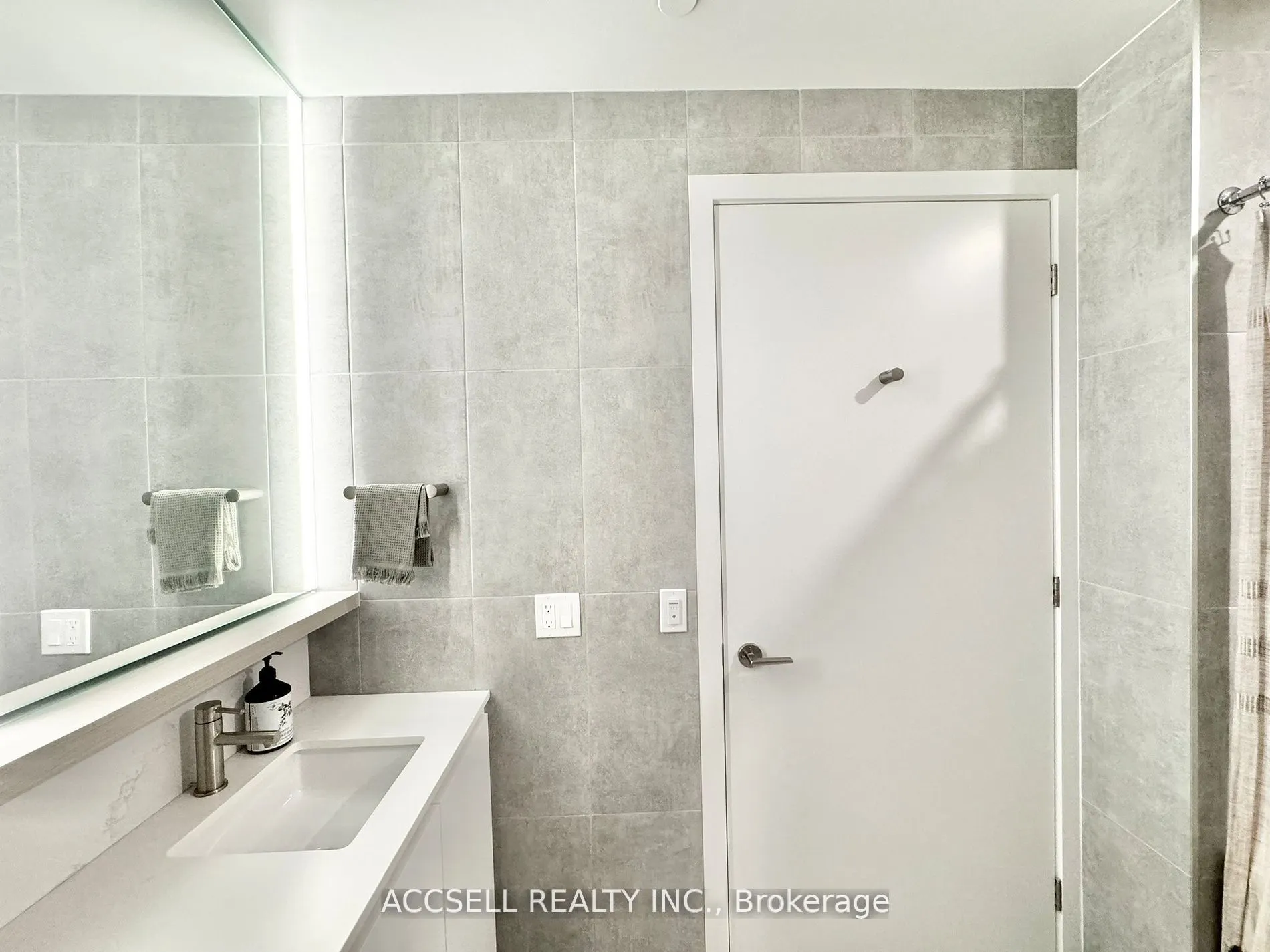 185 Millway Avenue, #W2504
