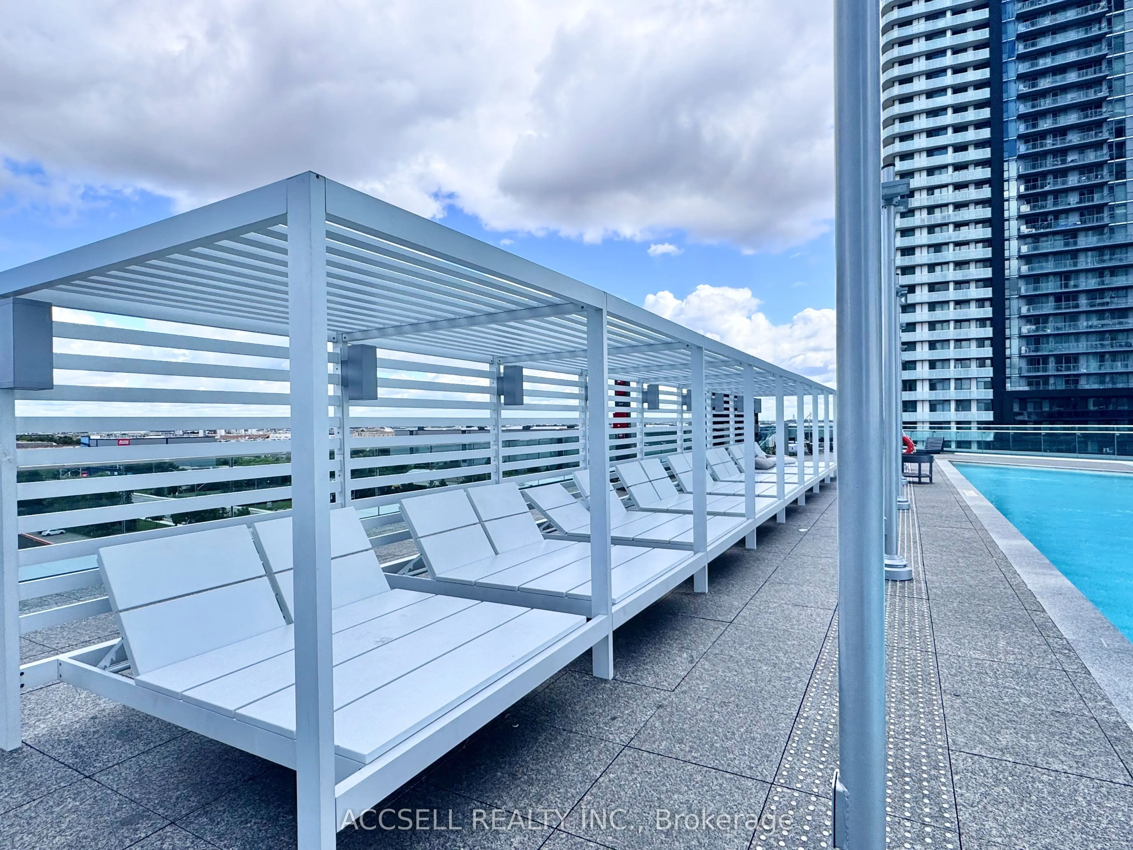 185 Millway Avenue, #W2504