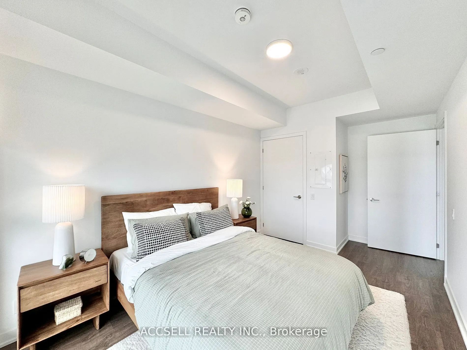 185 Millway Avenue, #W2504