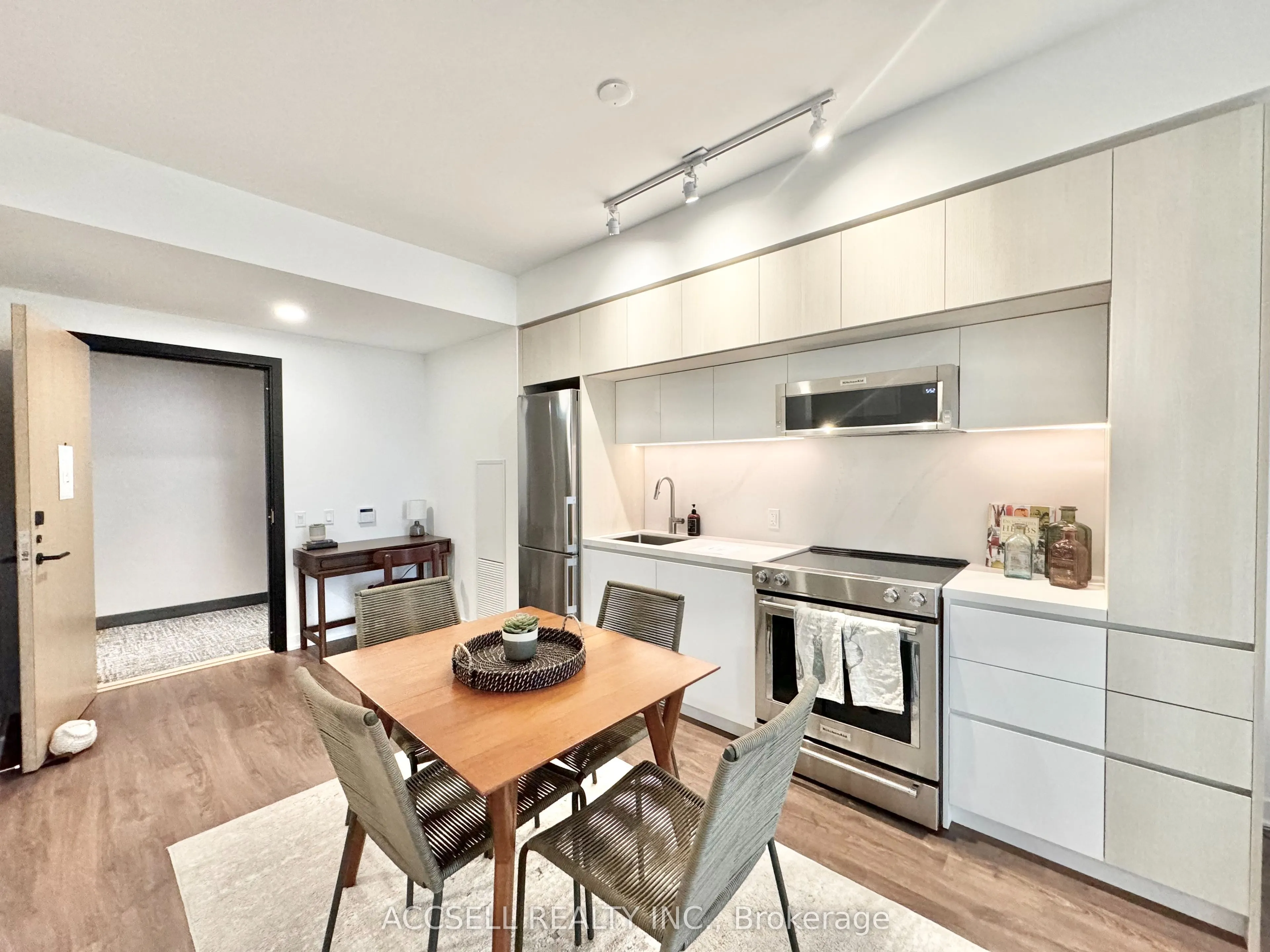 185 Millway Avenue, #W2504