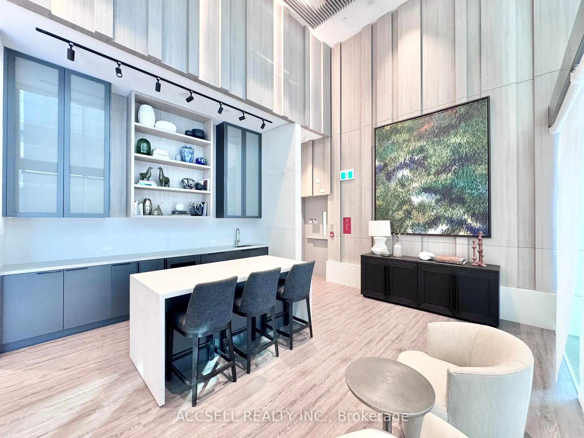 185 Millway Avenue, #W2504