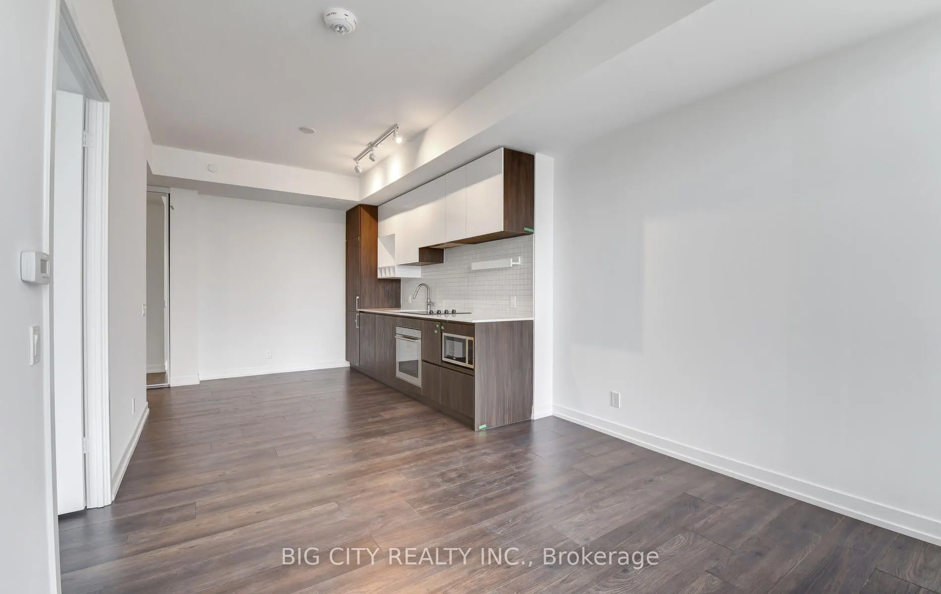 898 Portage Parkway, #1911