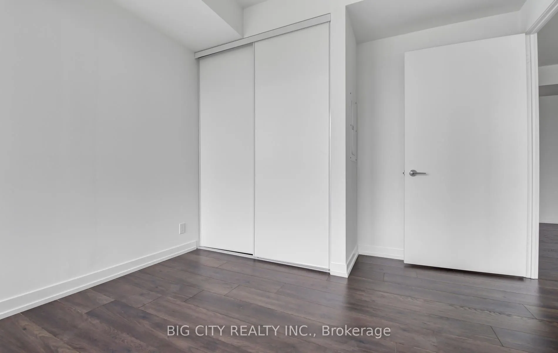 898 Portage Parkway, #1911