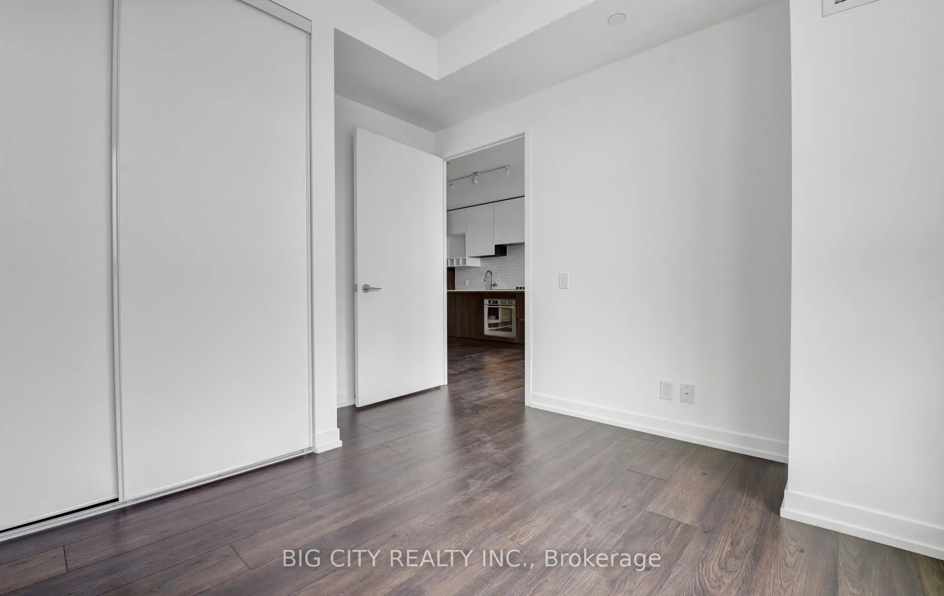 898 Portage Parkway, #1911
