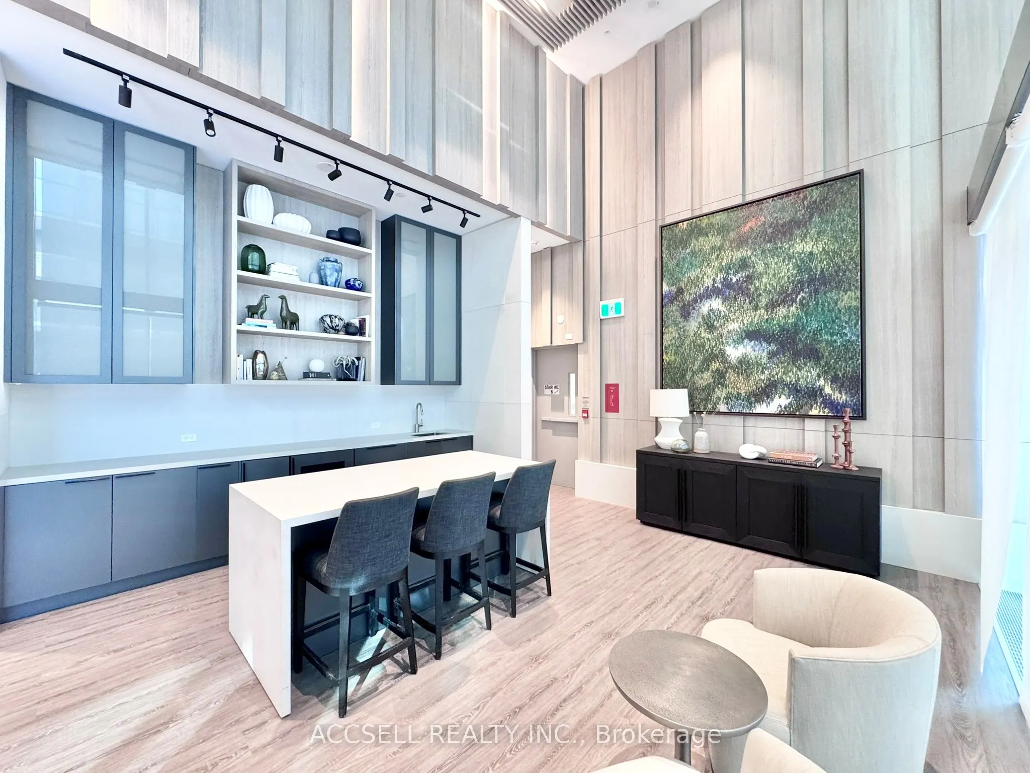 185 Millway Avenue, #W3702