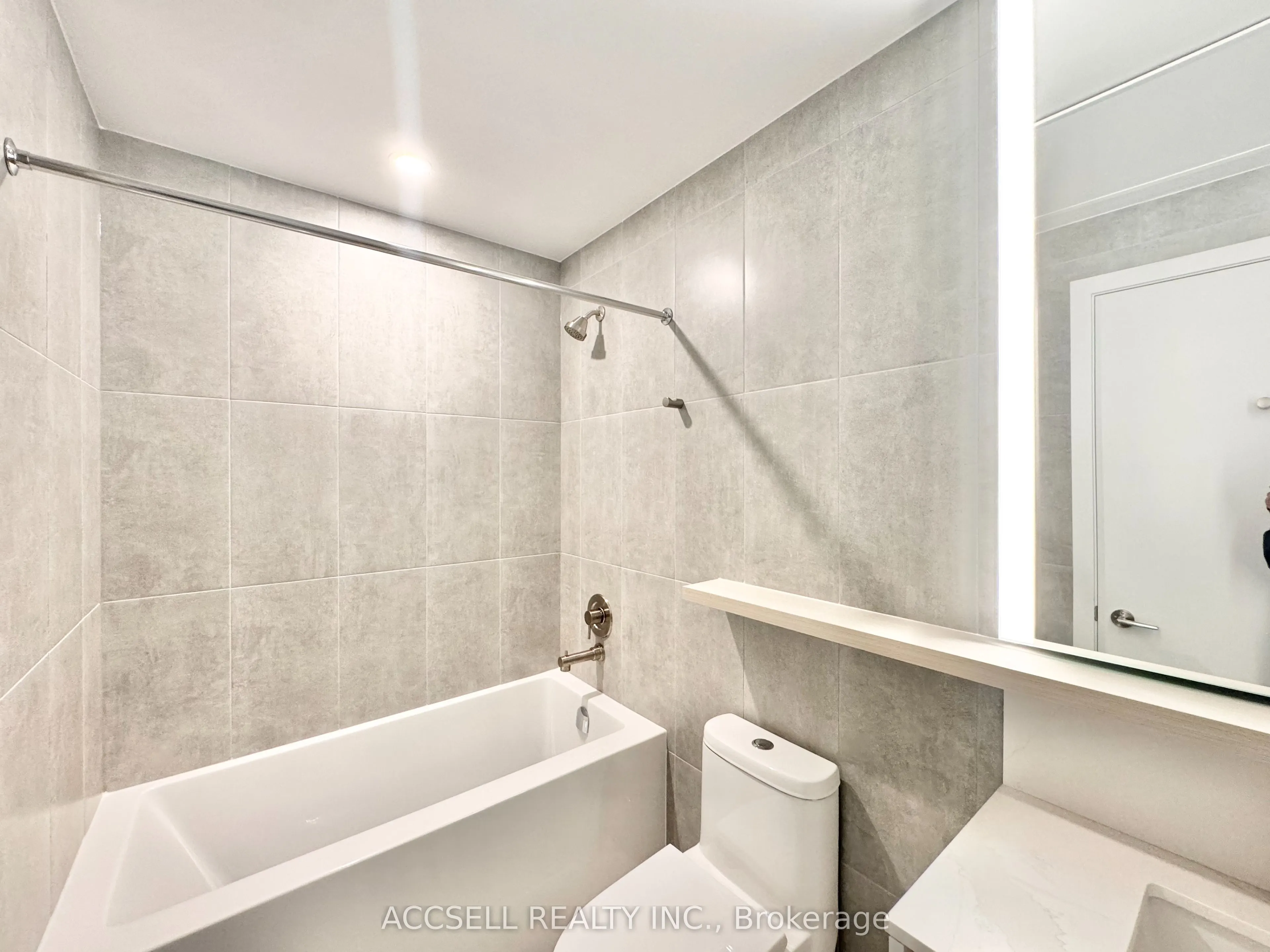 185 Millway Avenue, #W3702