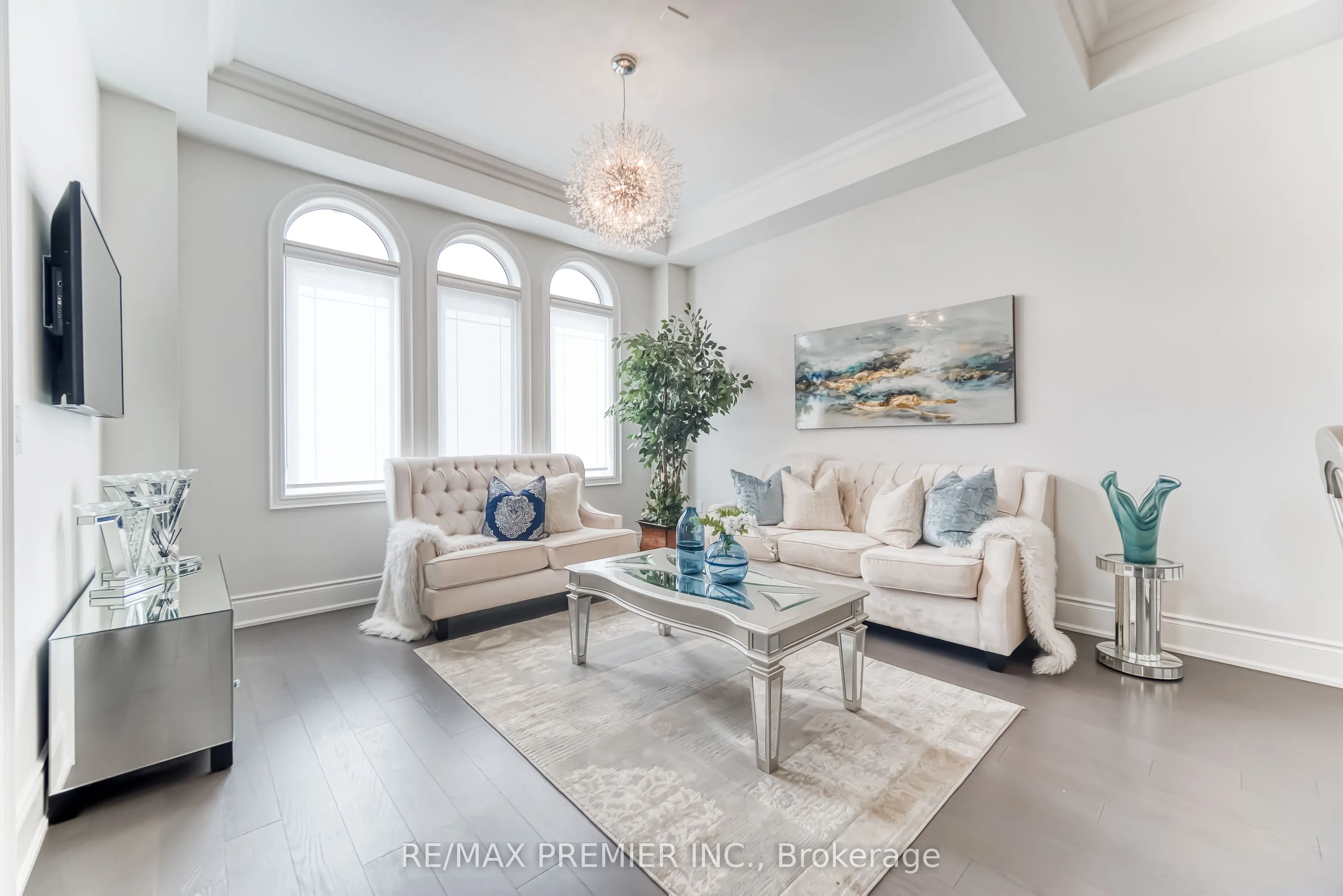 101 Appleyard Avenue
