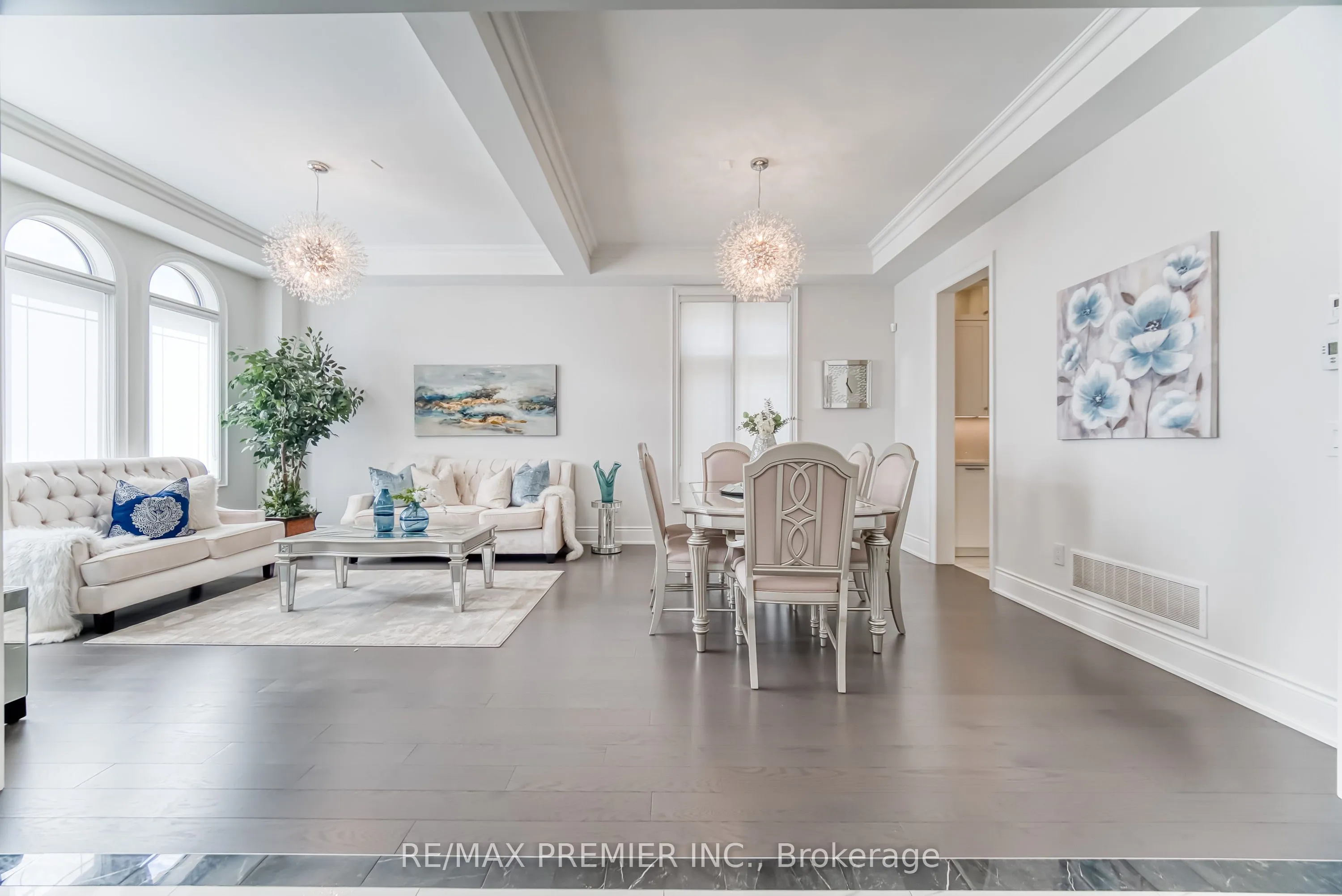 101 Appleyard Avenue