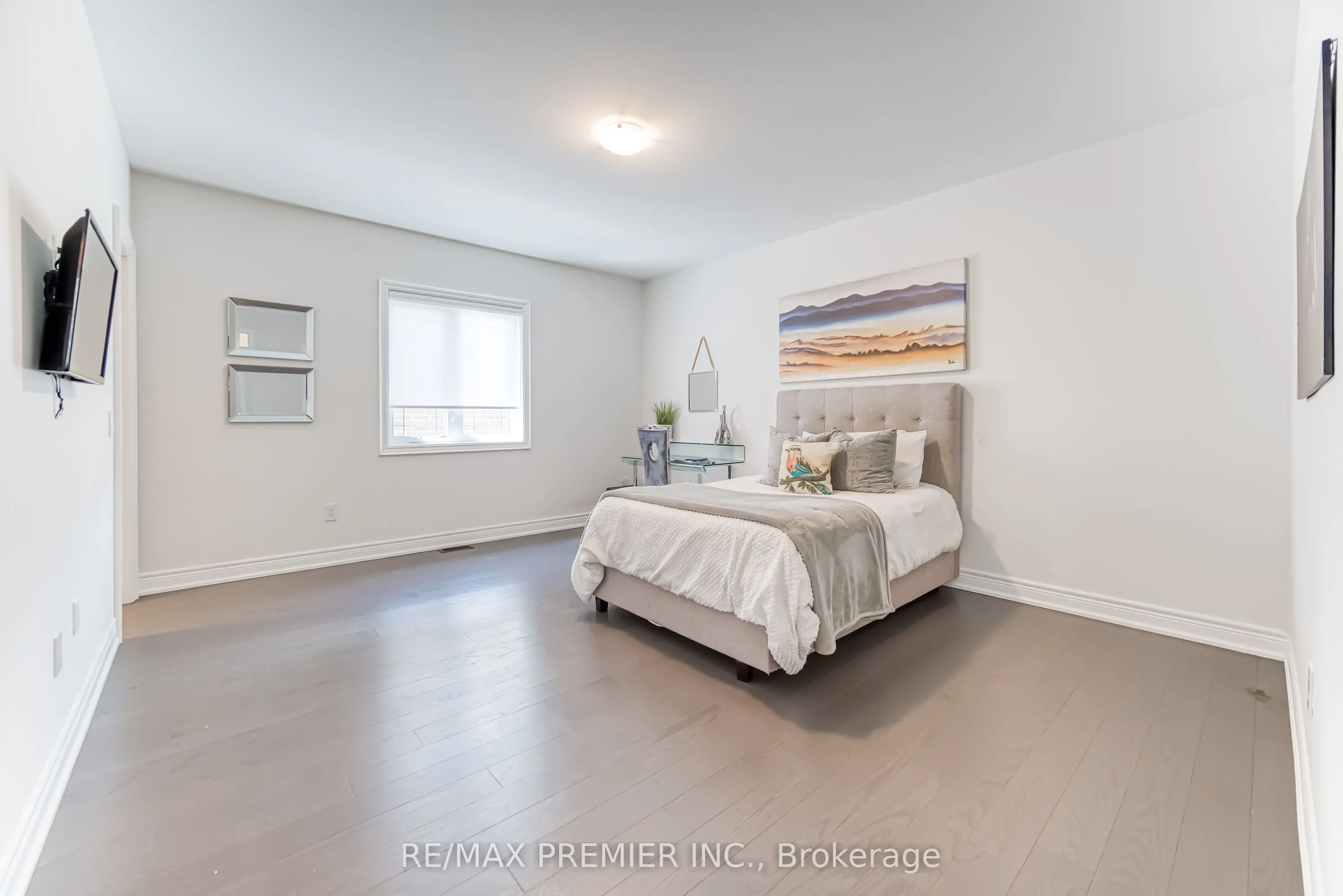 101 Appleyard Avenue