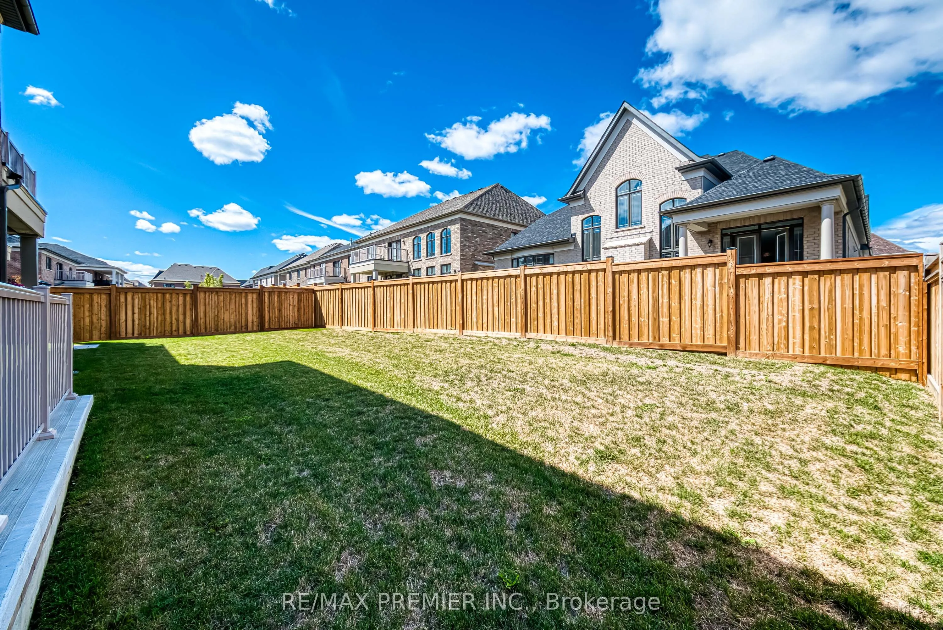101 Appleyard Avenue