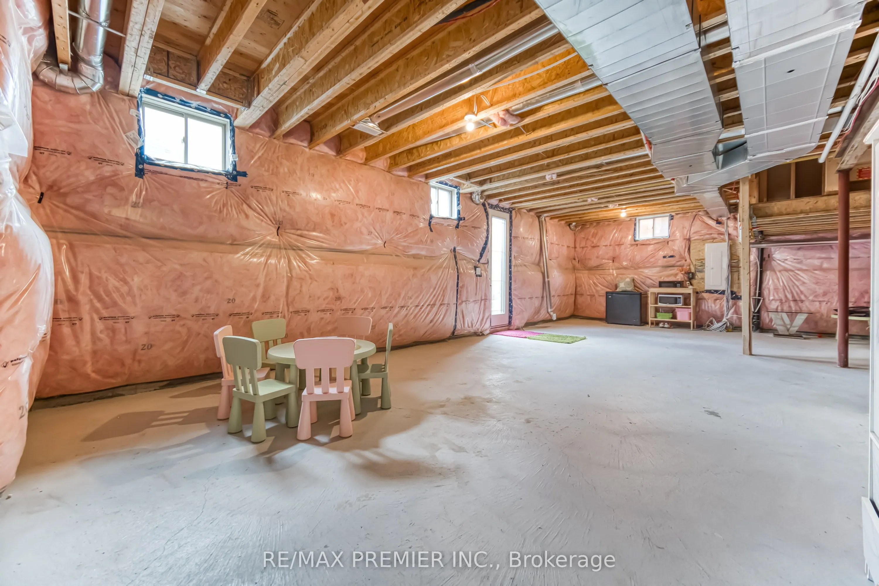 101 Appleyard Avenue