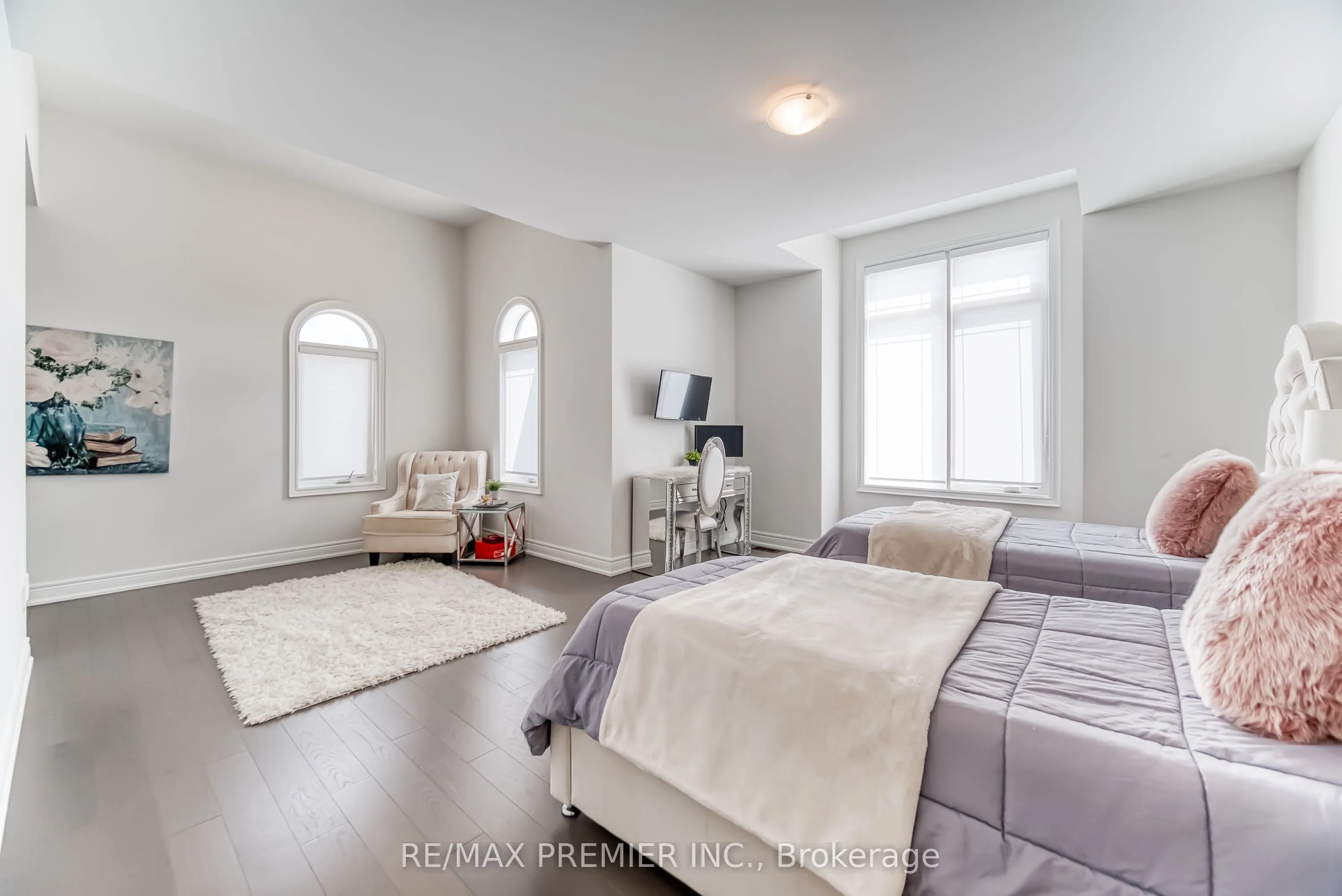 101 Appleyard Avenue