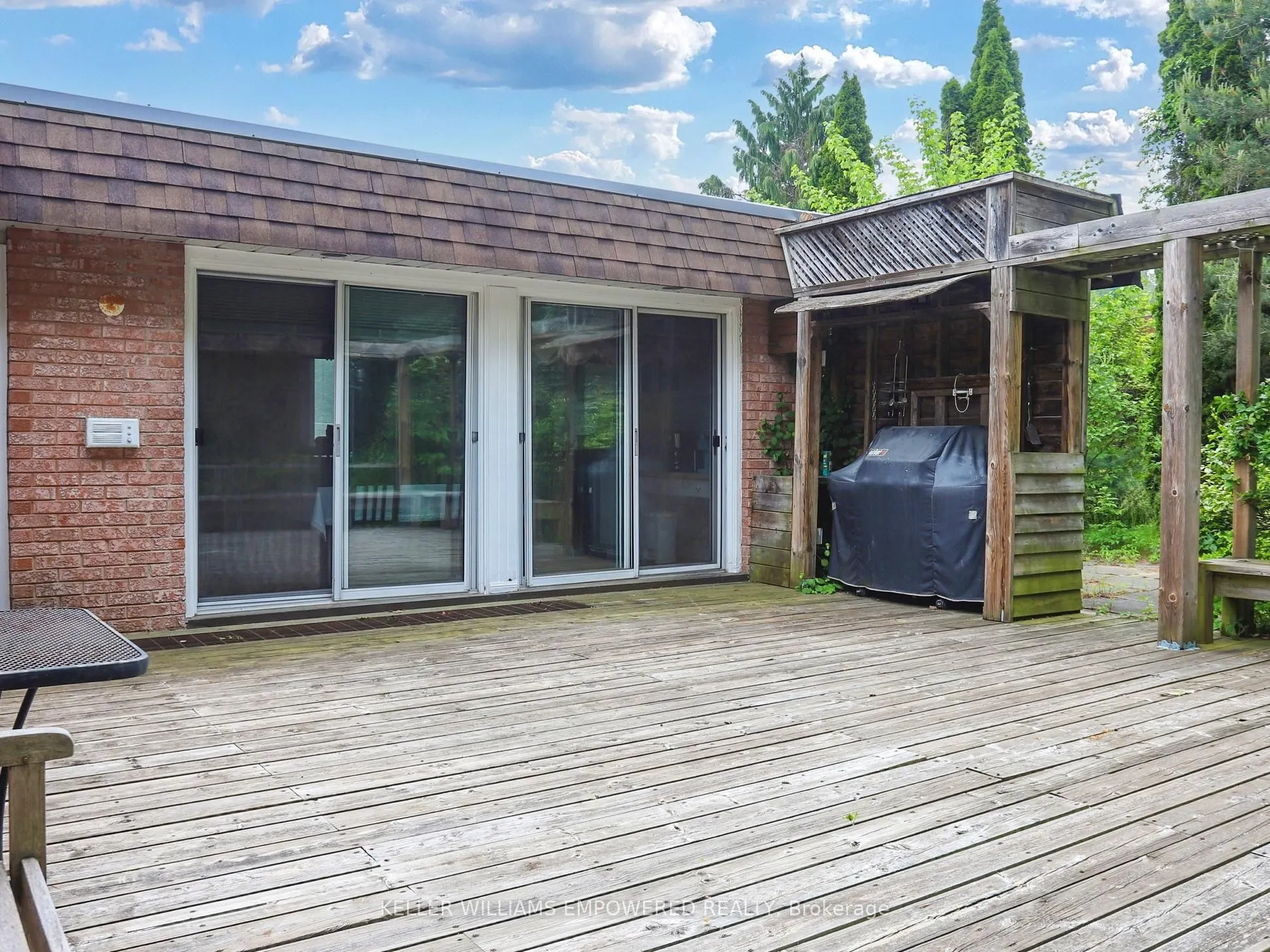 315 Woodland Acres Crescent