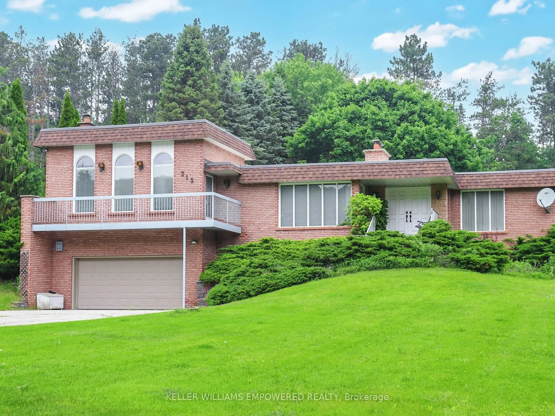 315 Woodland Acres Crescent