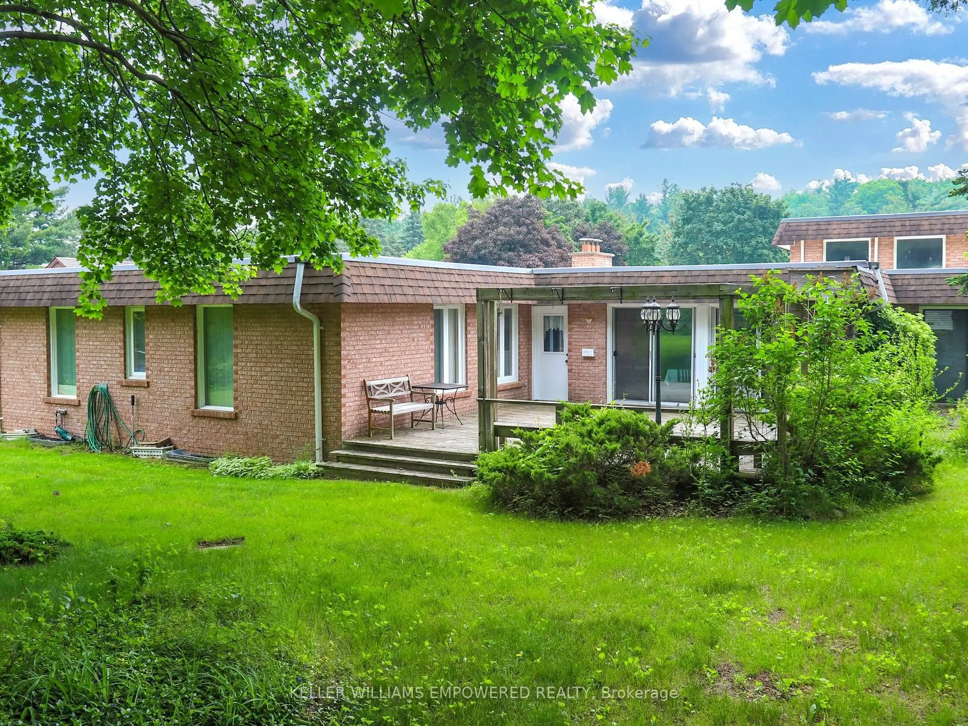 315 Woodland Acres Crescent