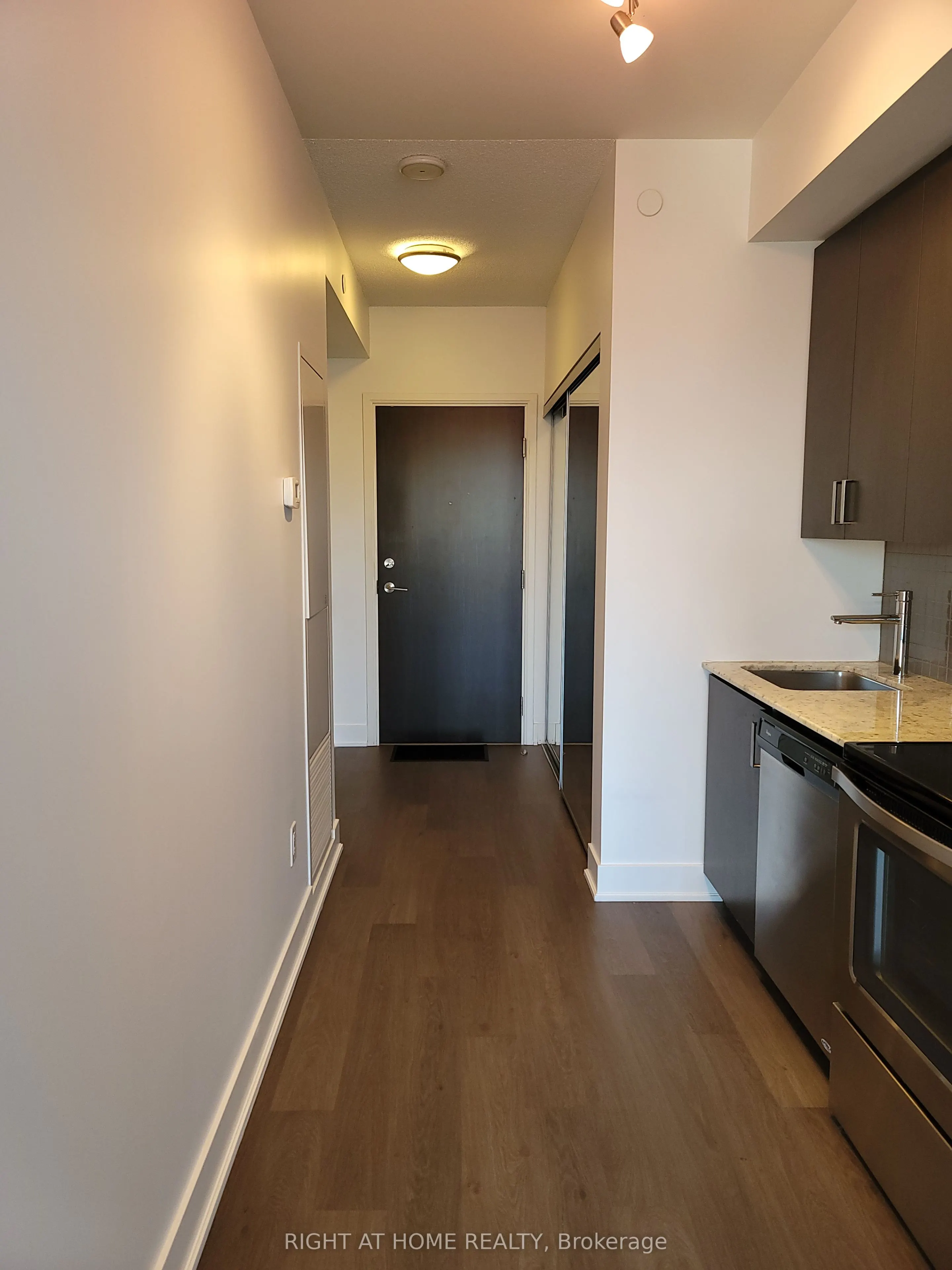7608 Yonge Street, #516