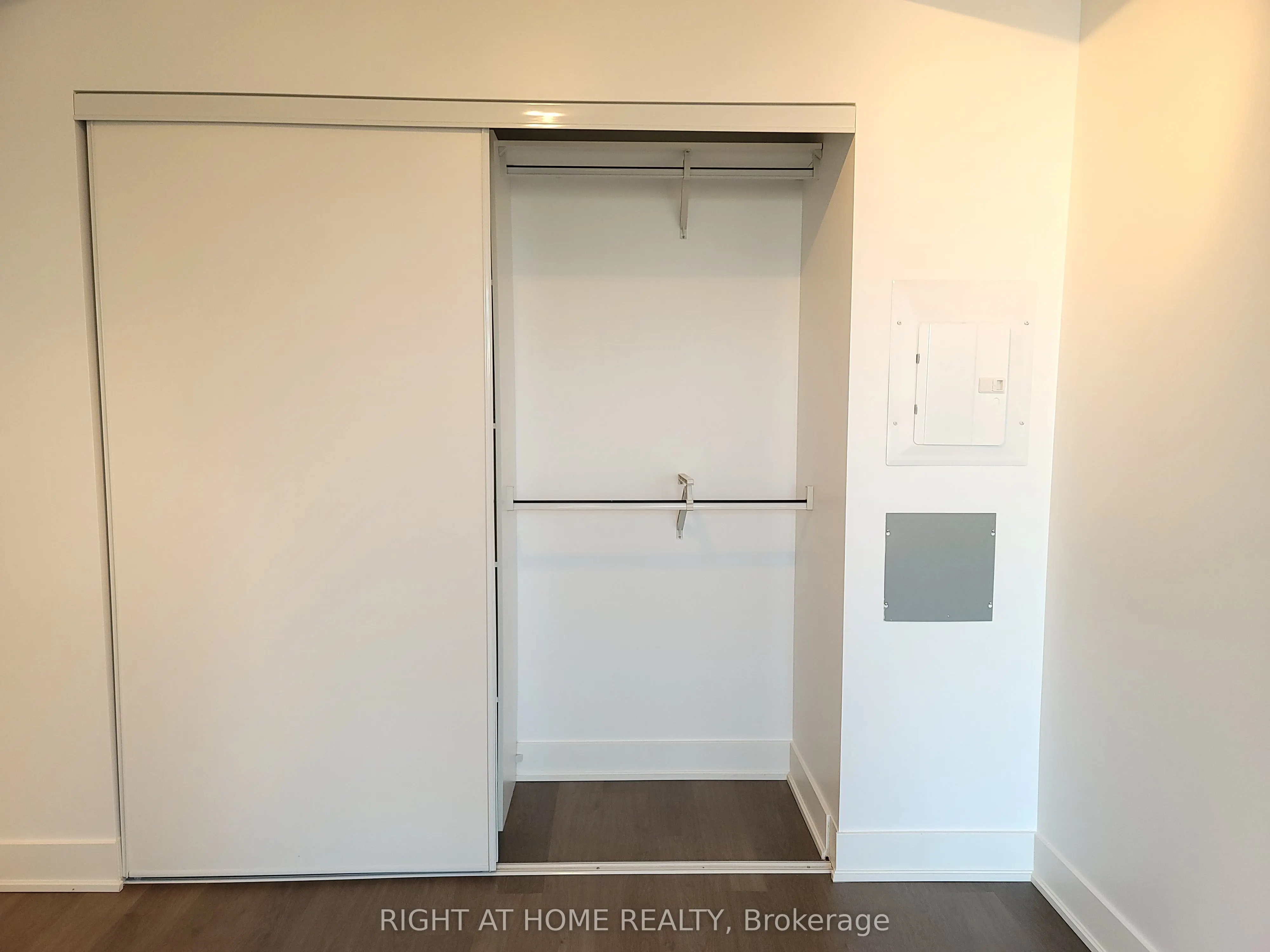 7608 Yonge Street, #516
