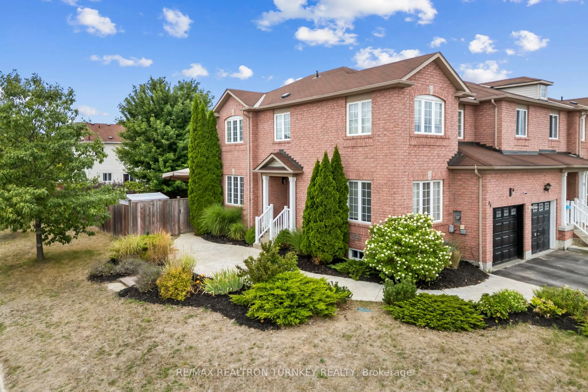 84 Admiral Crescent