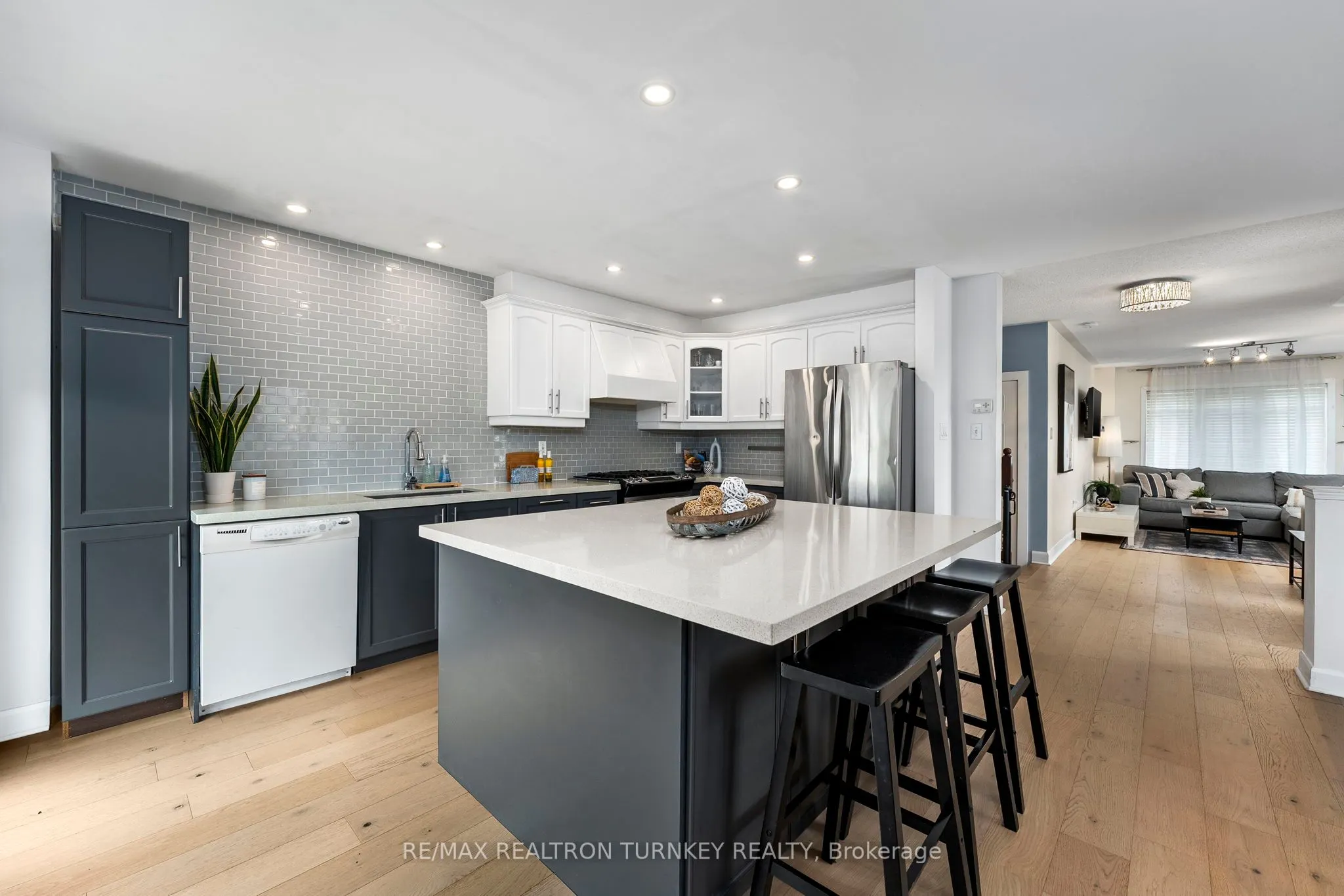 84 Admiral Crescent