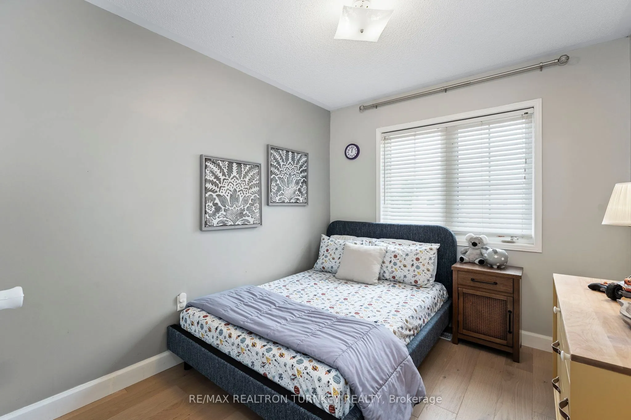 84 Admiral Crescent